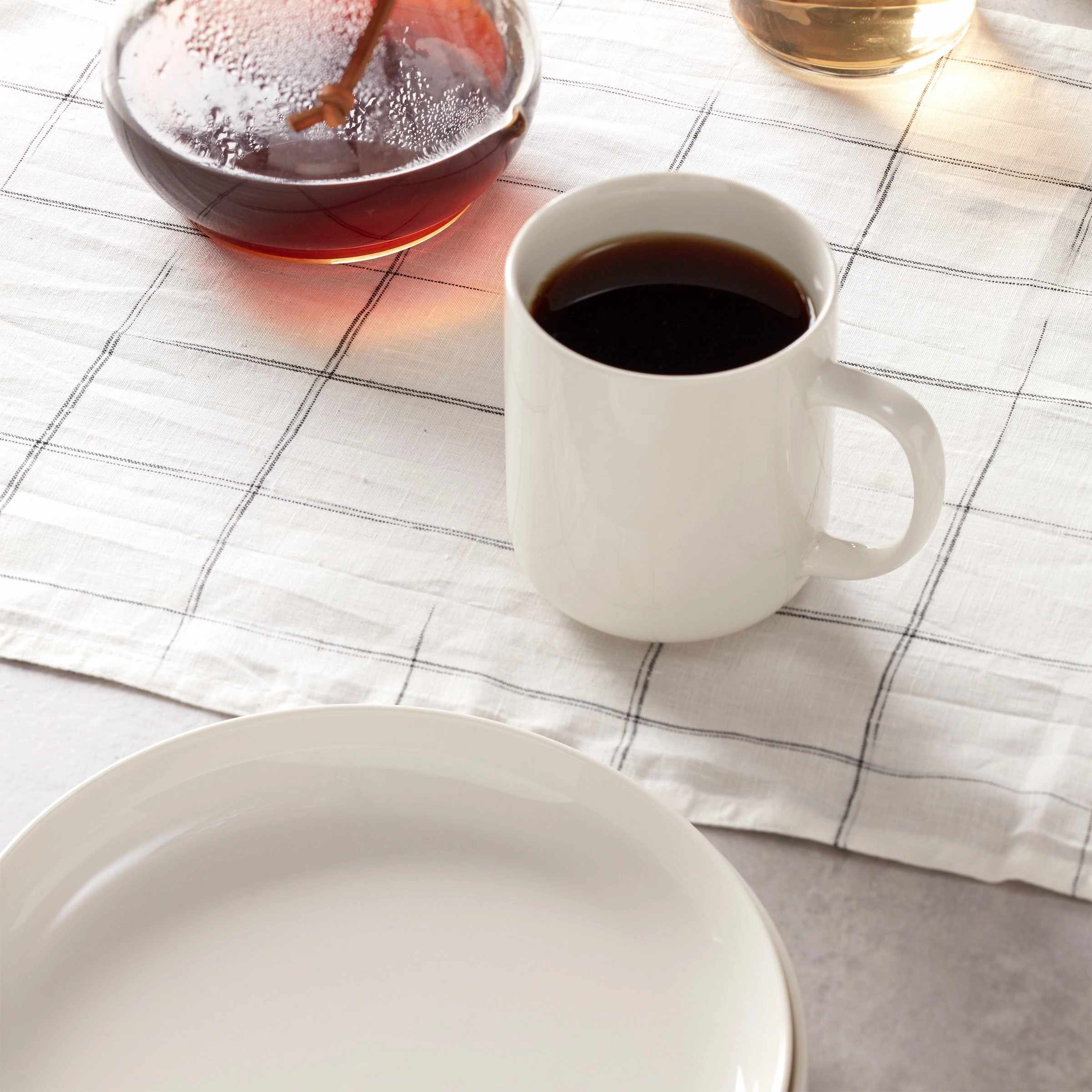 24 Seven White Mugs - Set of 4
