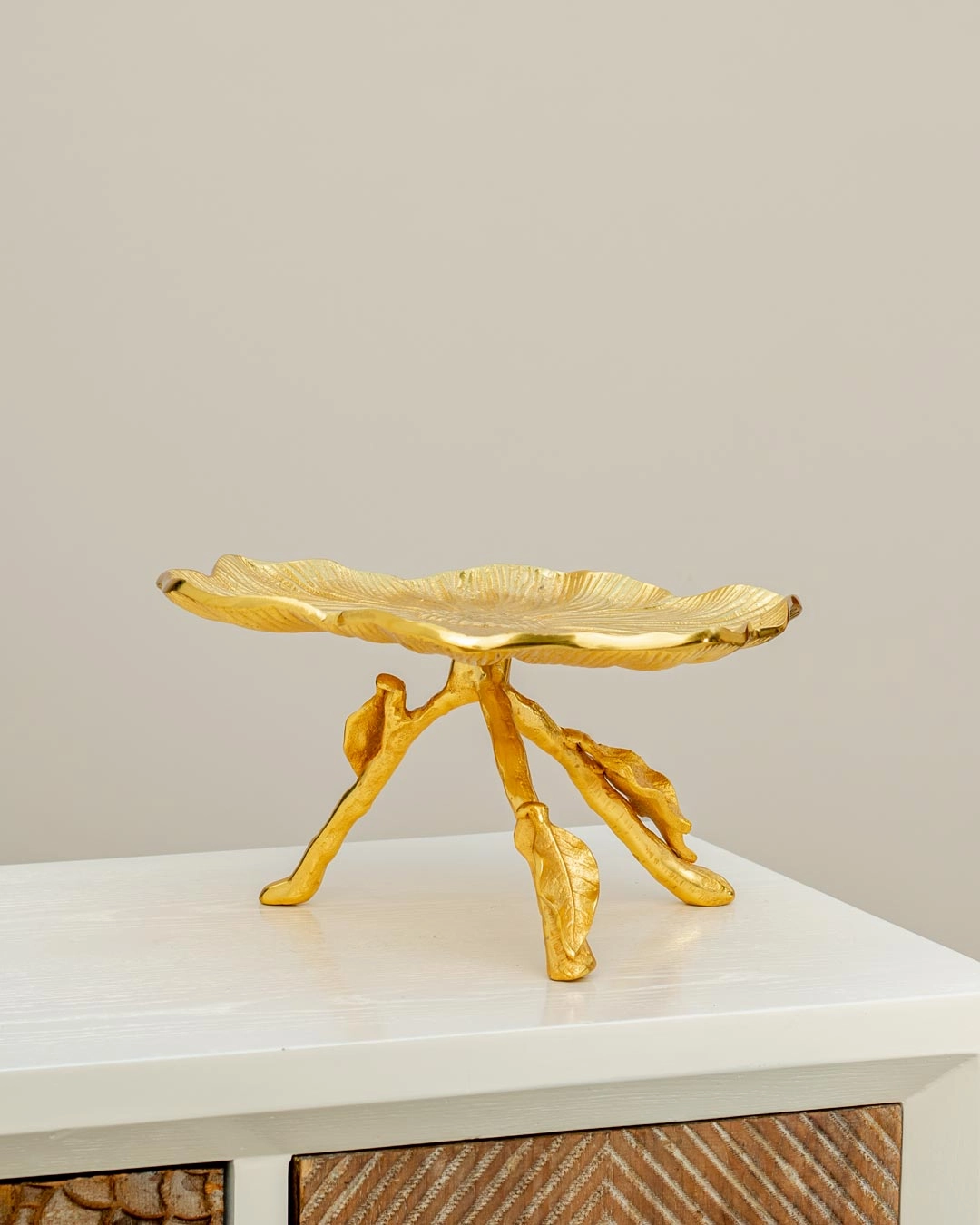 'Camellia' Metal Cake Stand - 8"
