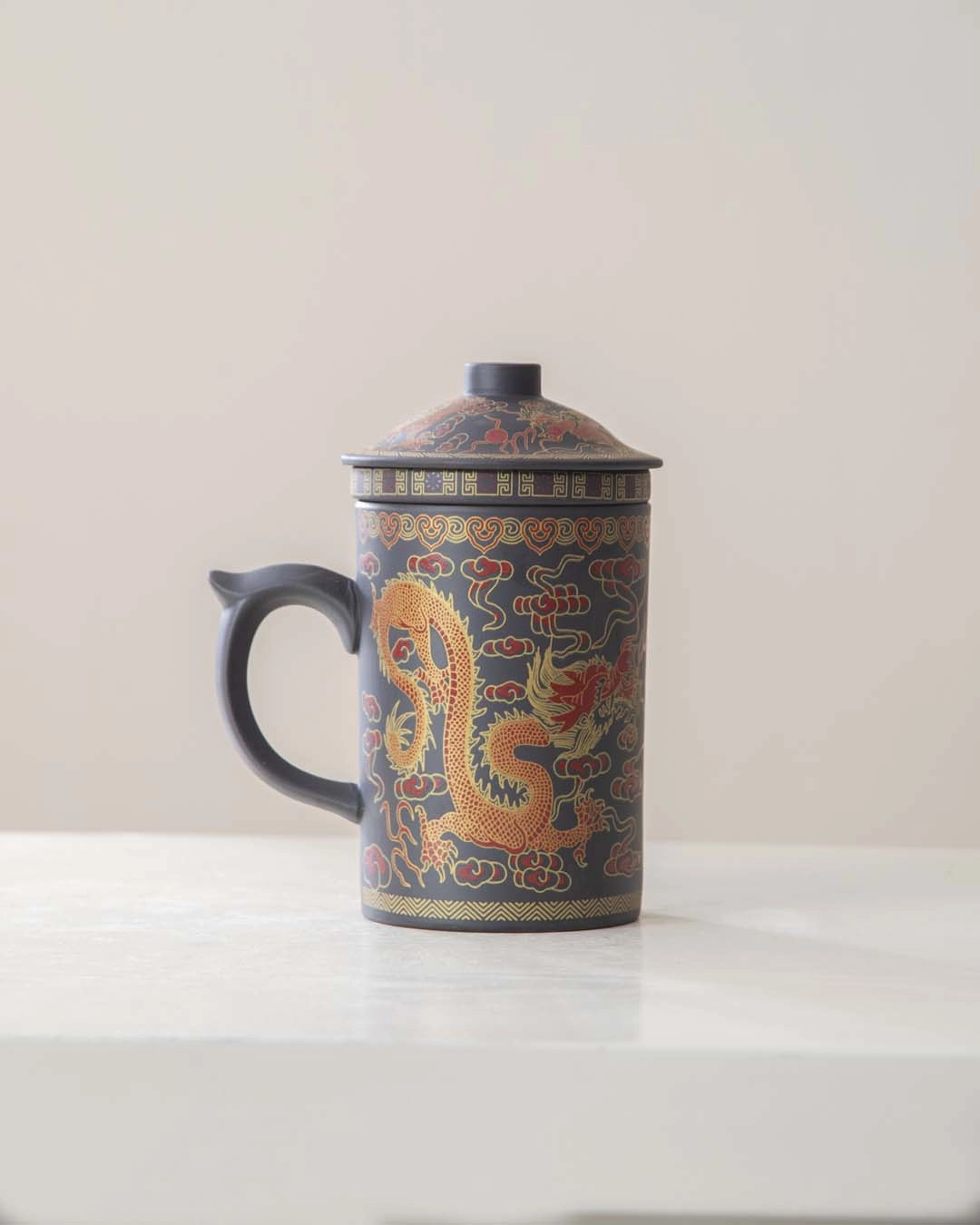 'Dragon' Stoneware Lidded Mug - Dark Brown
