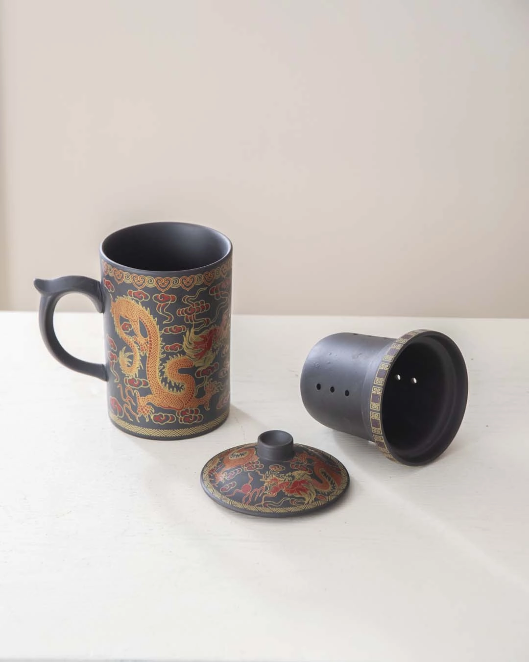 'Dragon' Stoneware Lidded Mug - Dark Brown