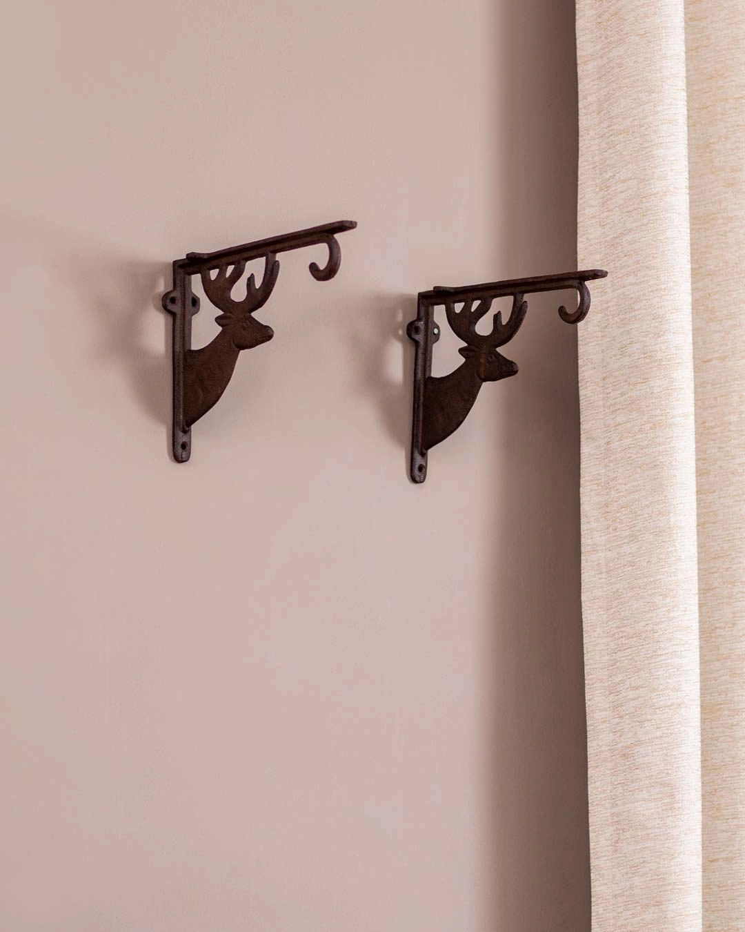 'Rein Deer' Cast Iron Decorative Shelf Set With Glass