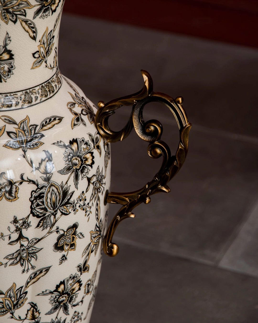 'Royal Noir' Ornamental Floor Vase