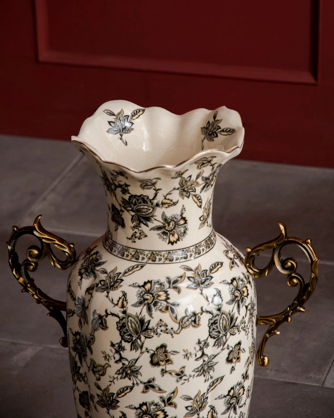 'Royal Noir' Ornamental Floor Vase