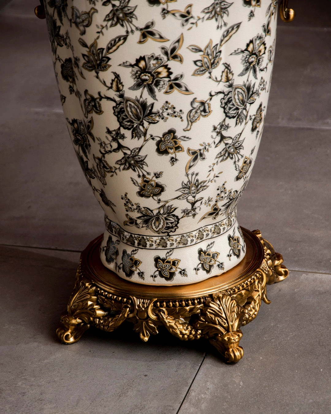 'Royal Noir' Ornamental Floor Vase