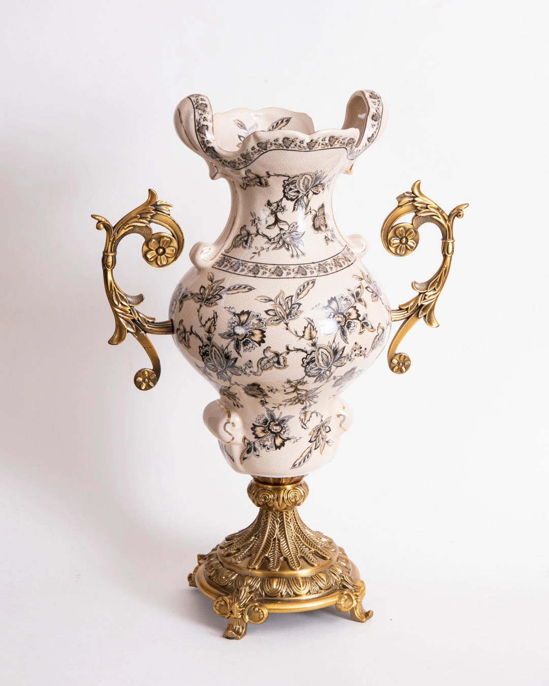 'Royal Noir' Victorian Ornamental Vase