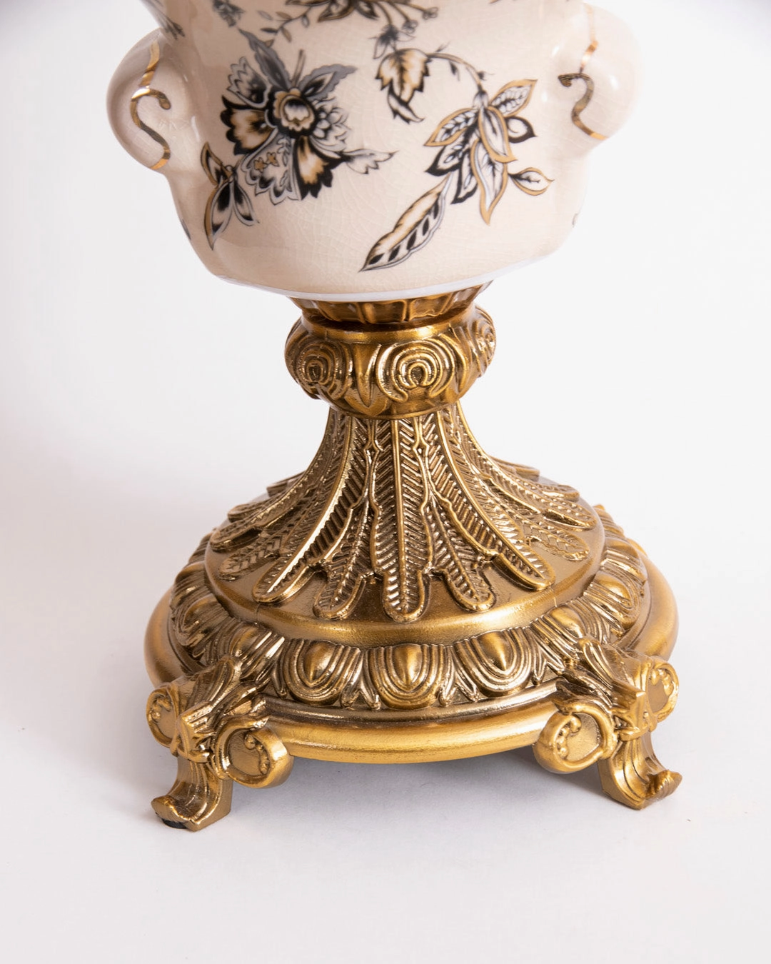 'Royal Noir' Victorian Ornamental Vase