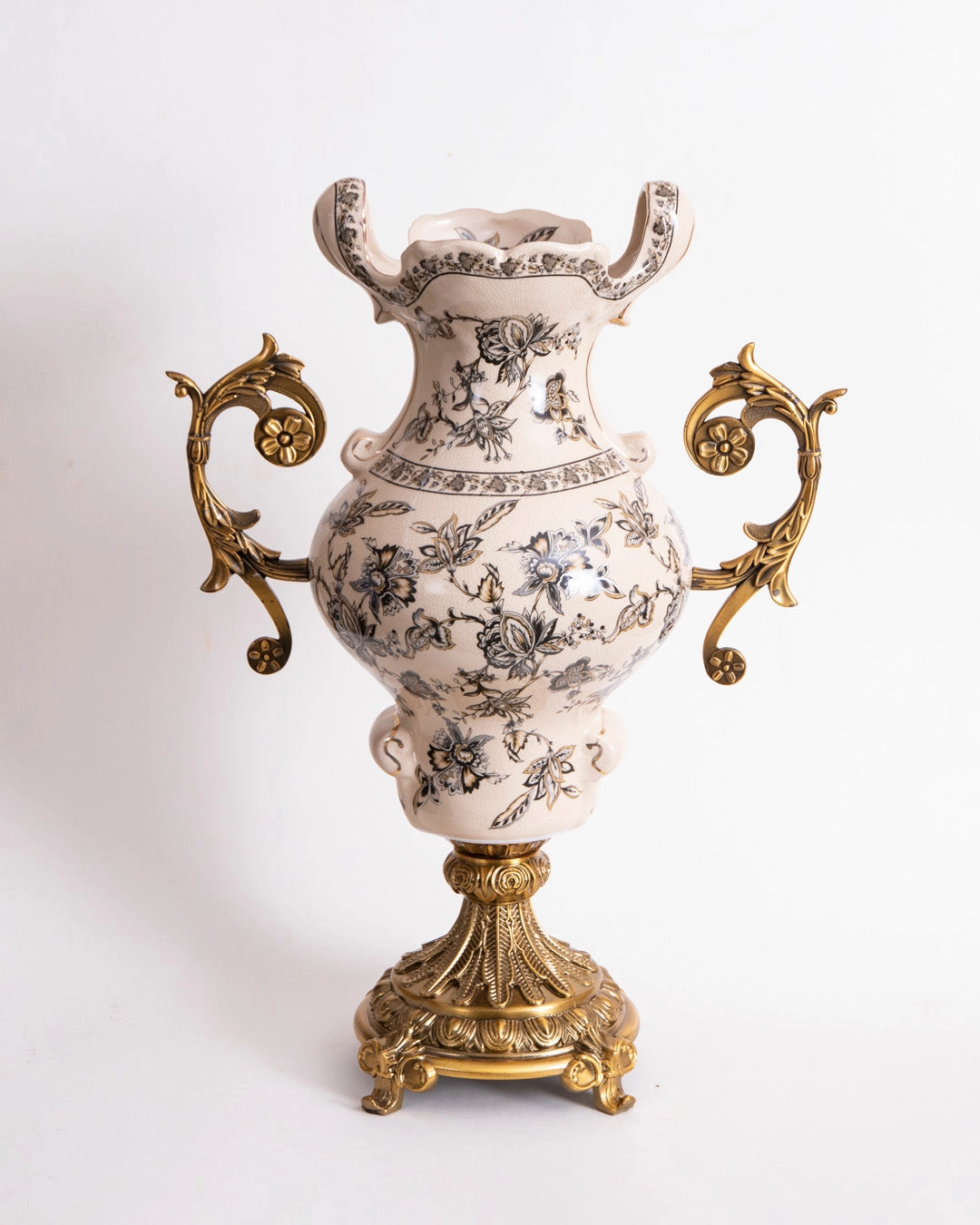 'Royal Noir' Victorian Ornamental Vase