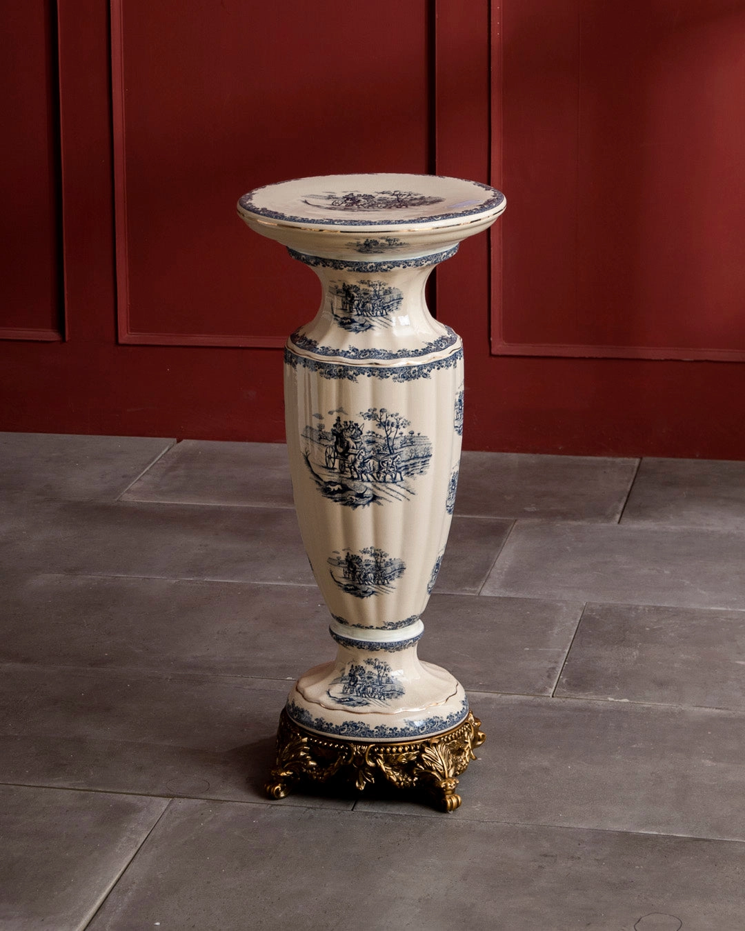 'Yorkshire' Ornamental Vase With Pedestal Stand