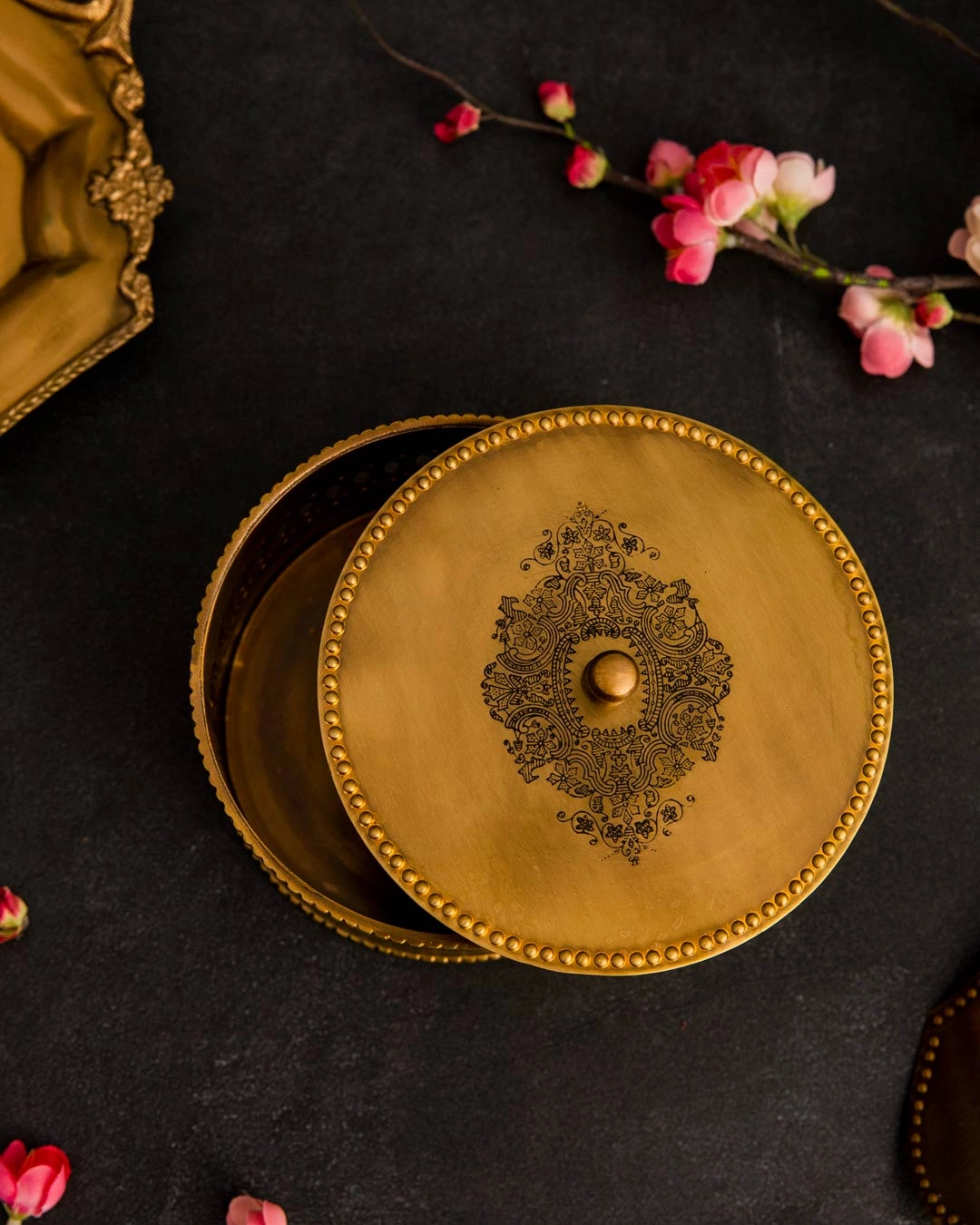 Acanthus Lace-Cut Round Container