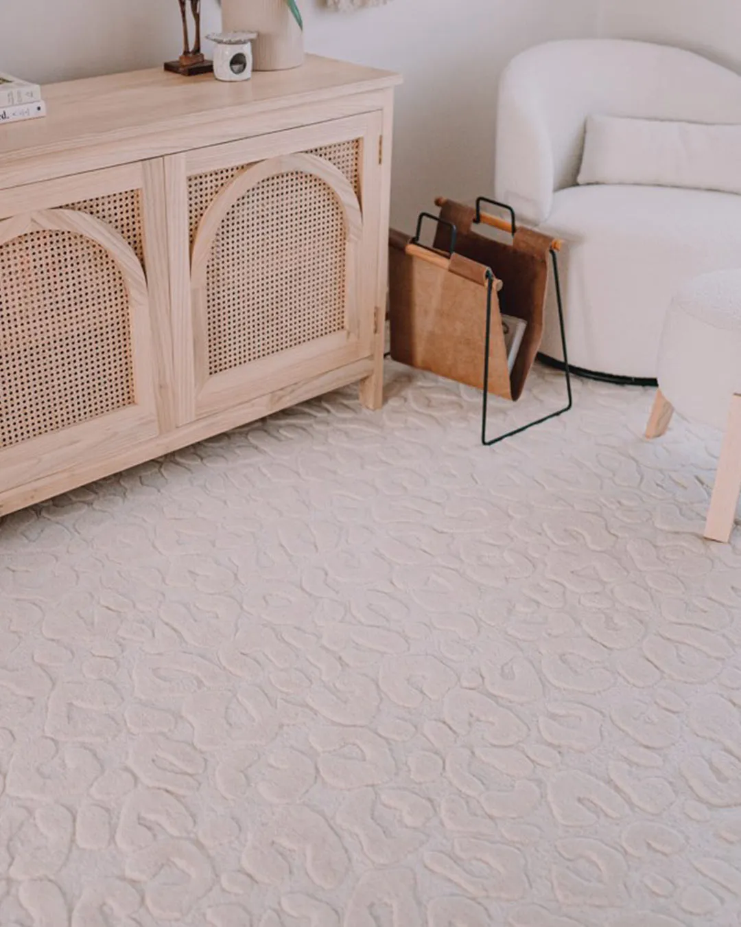 Agnes Ivory Cream Carved Animal Pattern Rug *NO RETURNS UNLESS FAULTY