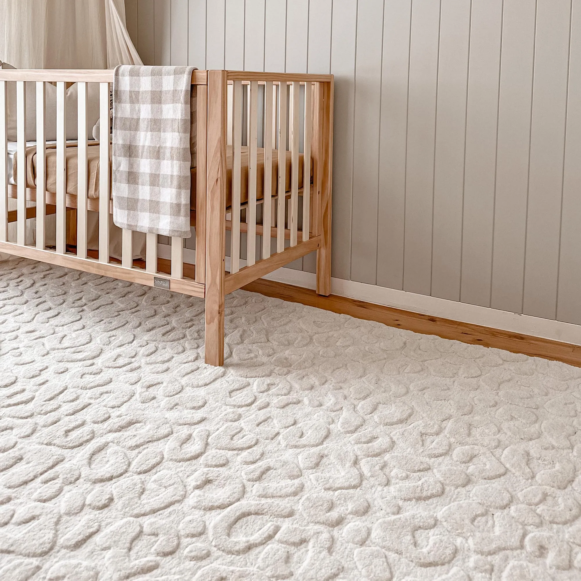 Agnes Ivory Cream Carved Animal Pattern Rug *NO RETURNS UNLESS FAULTY