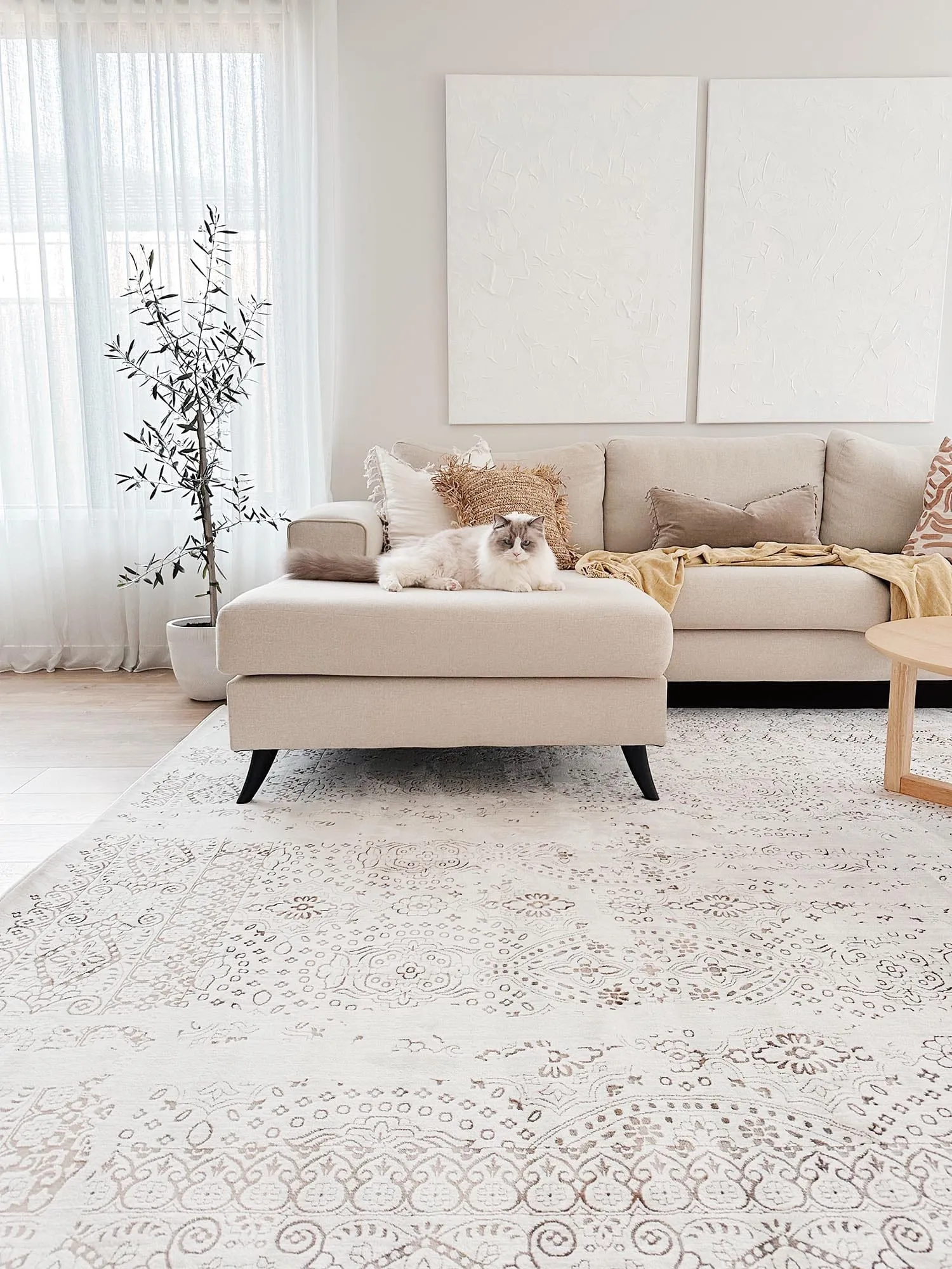 Amelia Cream Ivory and Brown Traditional Floral Rug *NO RETURNS UNLESS FAULTY