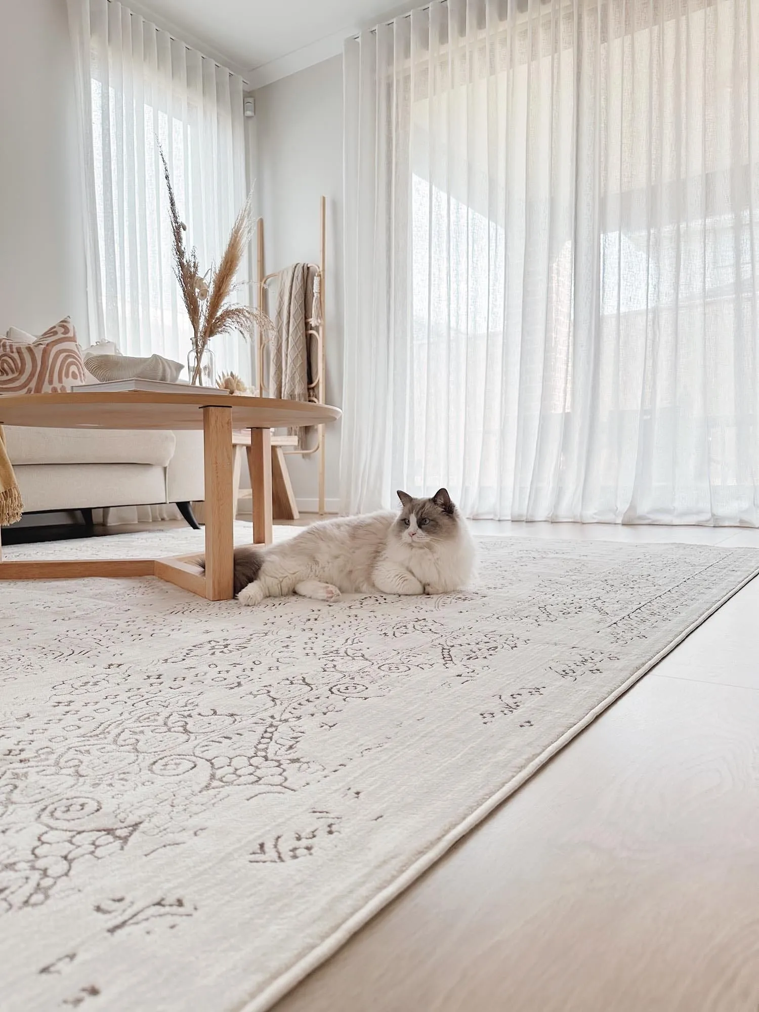 Amelia Cream Ivory and Brown Traditional Floral Rug *NO RETURNS UNLESS FAULTY