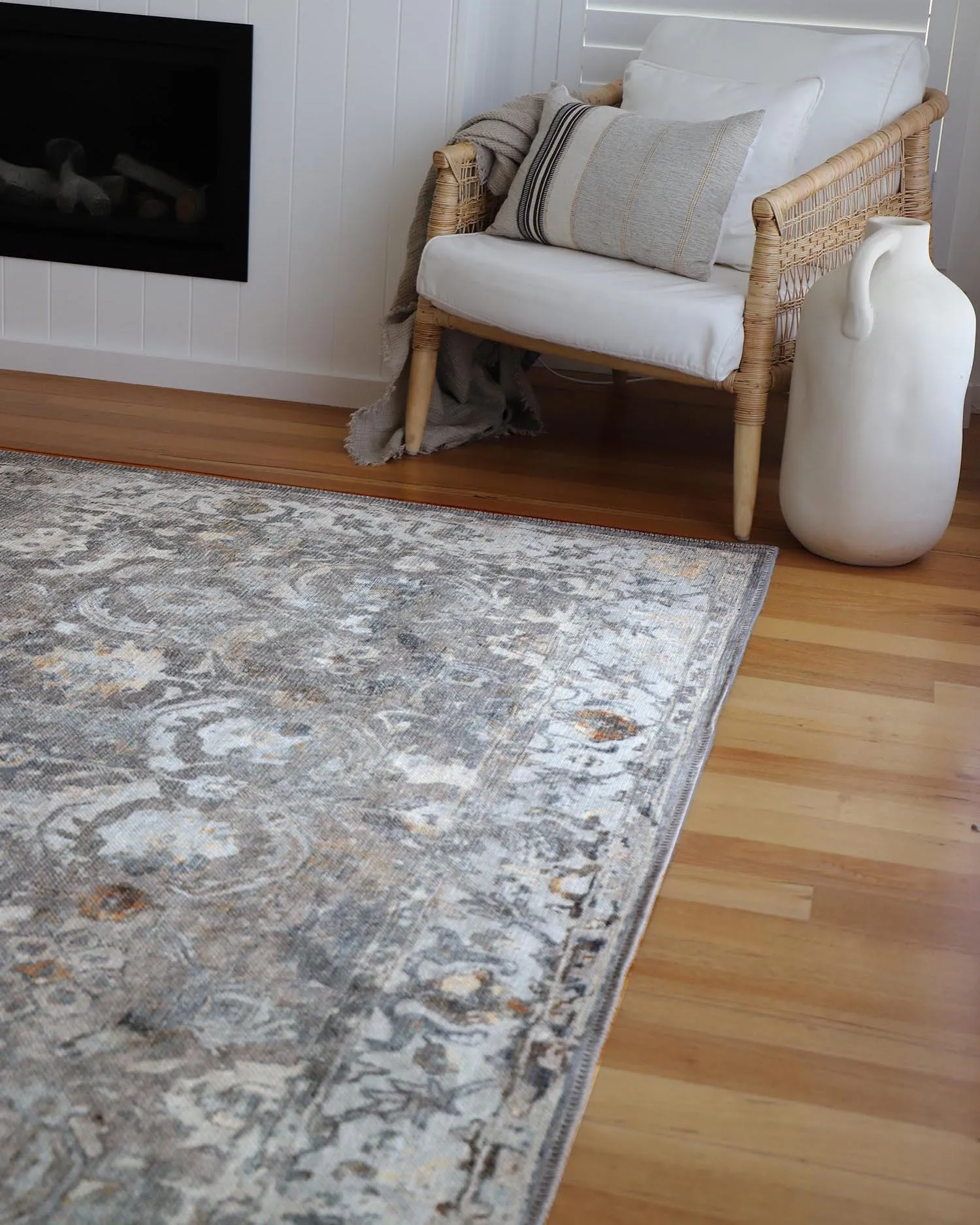 Ava Grey and Gold Traditional Distressed Washable Rug *NO RETURNS UNLESS FAULTY