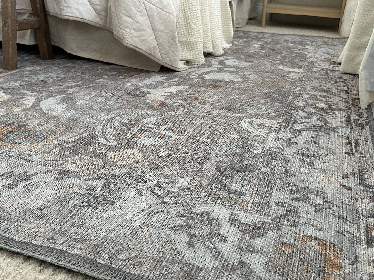 Ava Grey and Gold Traditional Distressed Washable Rug *NO RETURNS UNLESS FAULTY