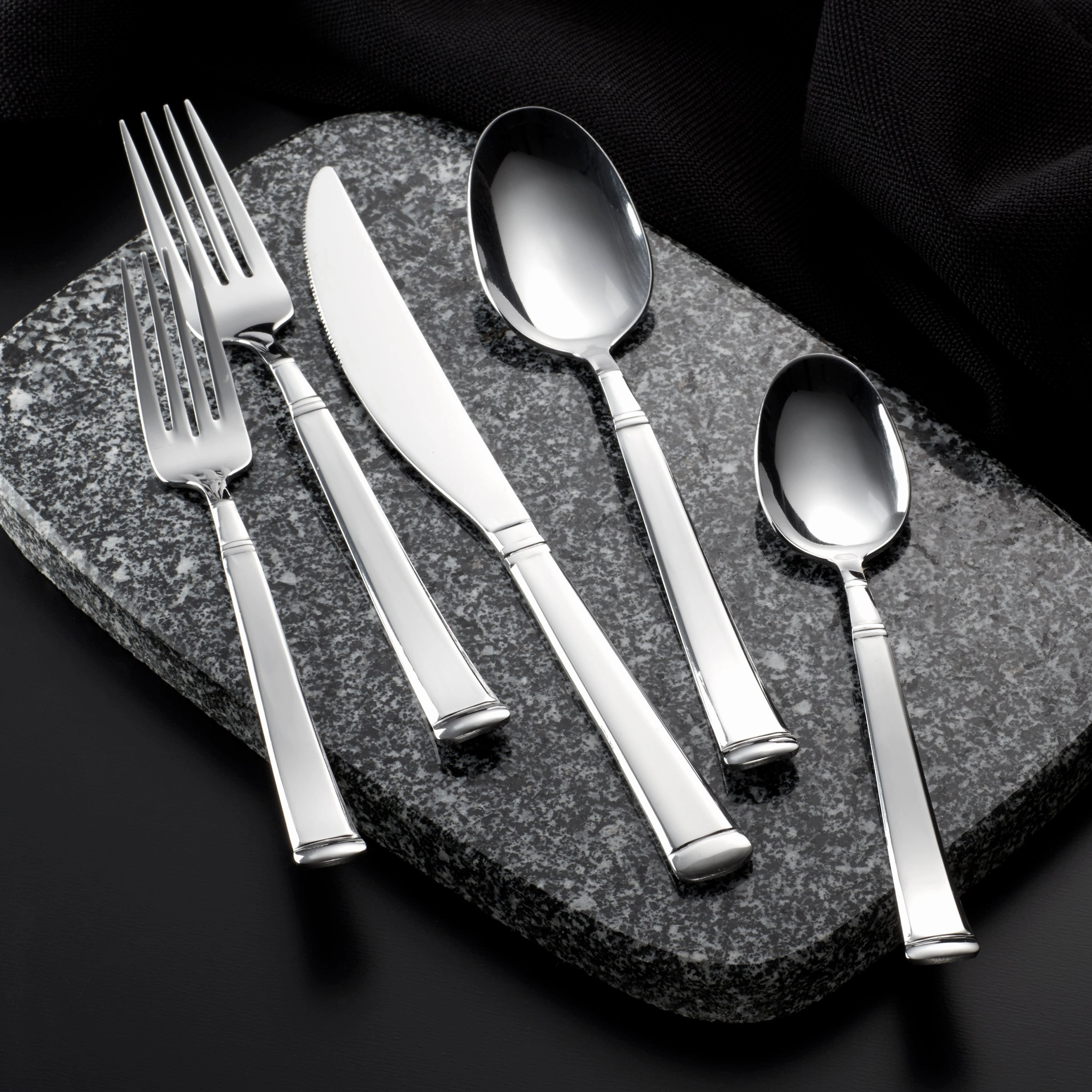 Avenue 20 Piece Flatware Set