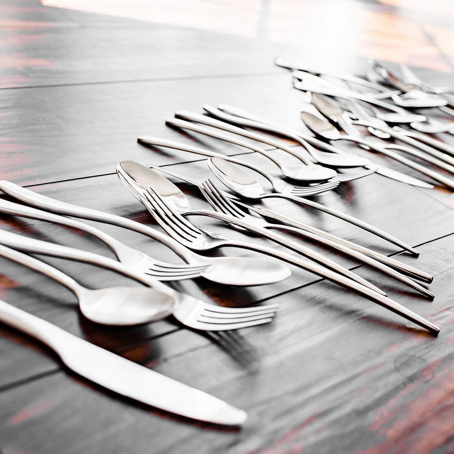 Averie Satin 20 Piece Flatware Set