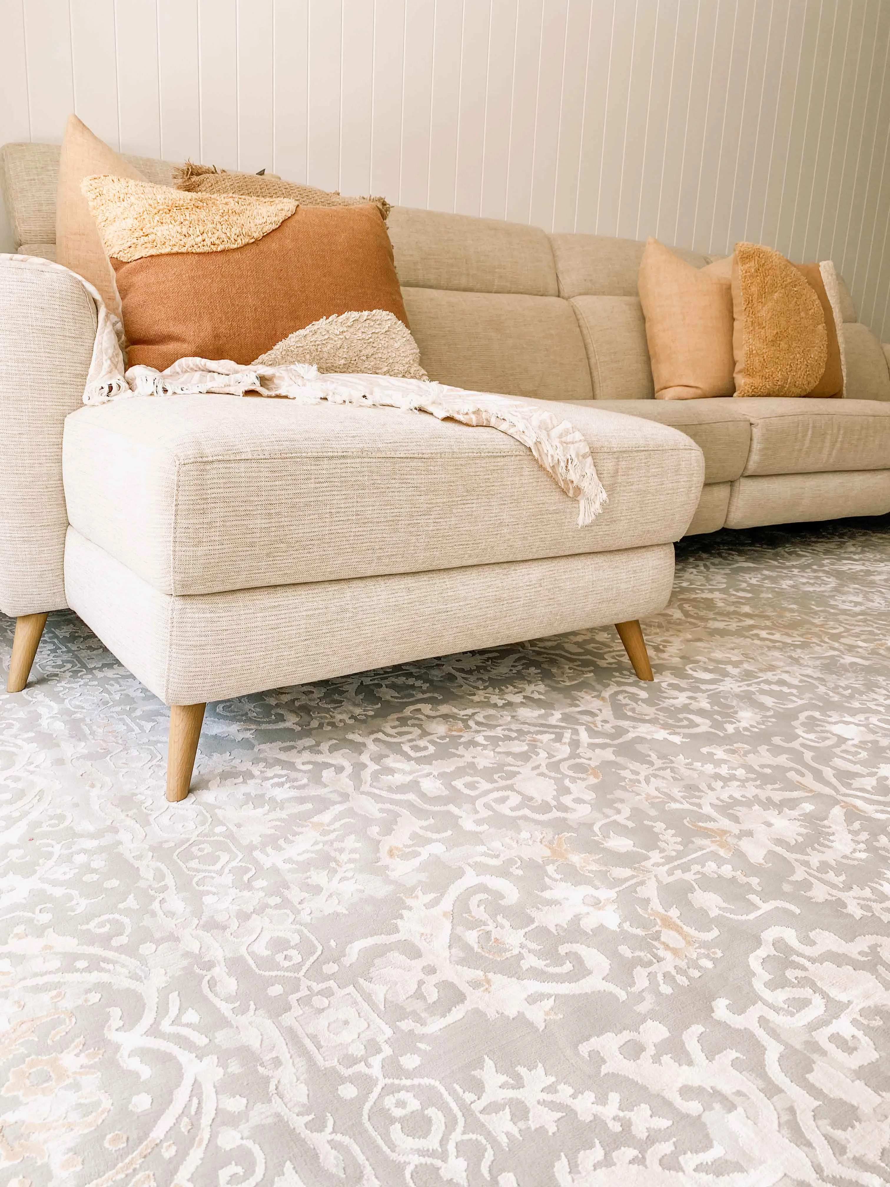 Aylin Cream Ivory And Grey Traditional Floral Rug *NO RETURNS UNLESS FAULTY