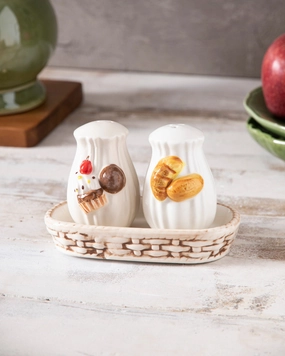 Bakery Salt & Pepper Shaker Setmodern kitchen decor ,kitchen dinner set ,dinnerware 