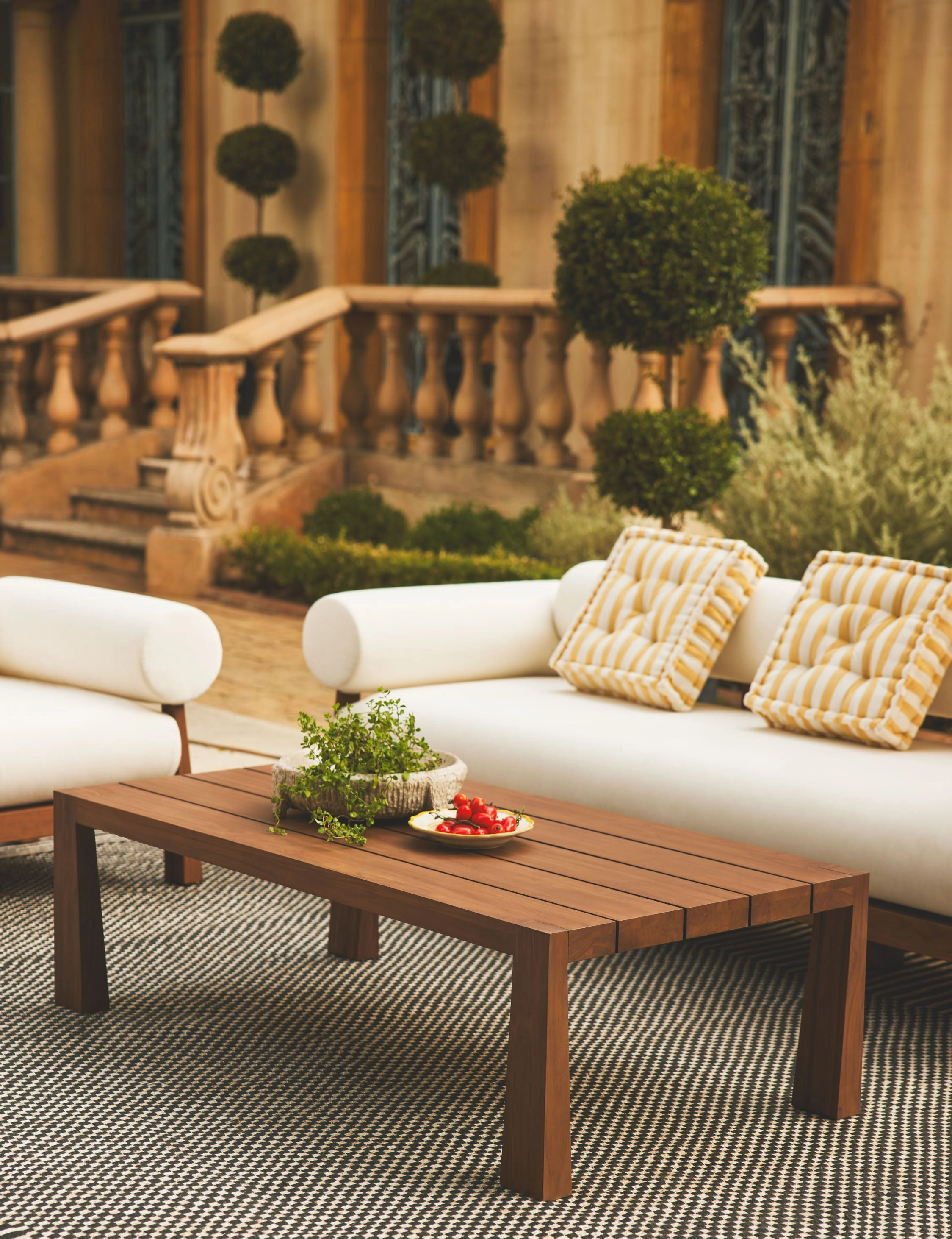Bassano Outdoor Coffee Table
