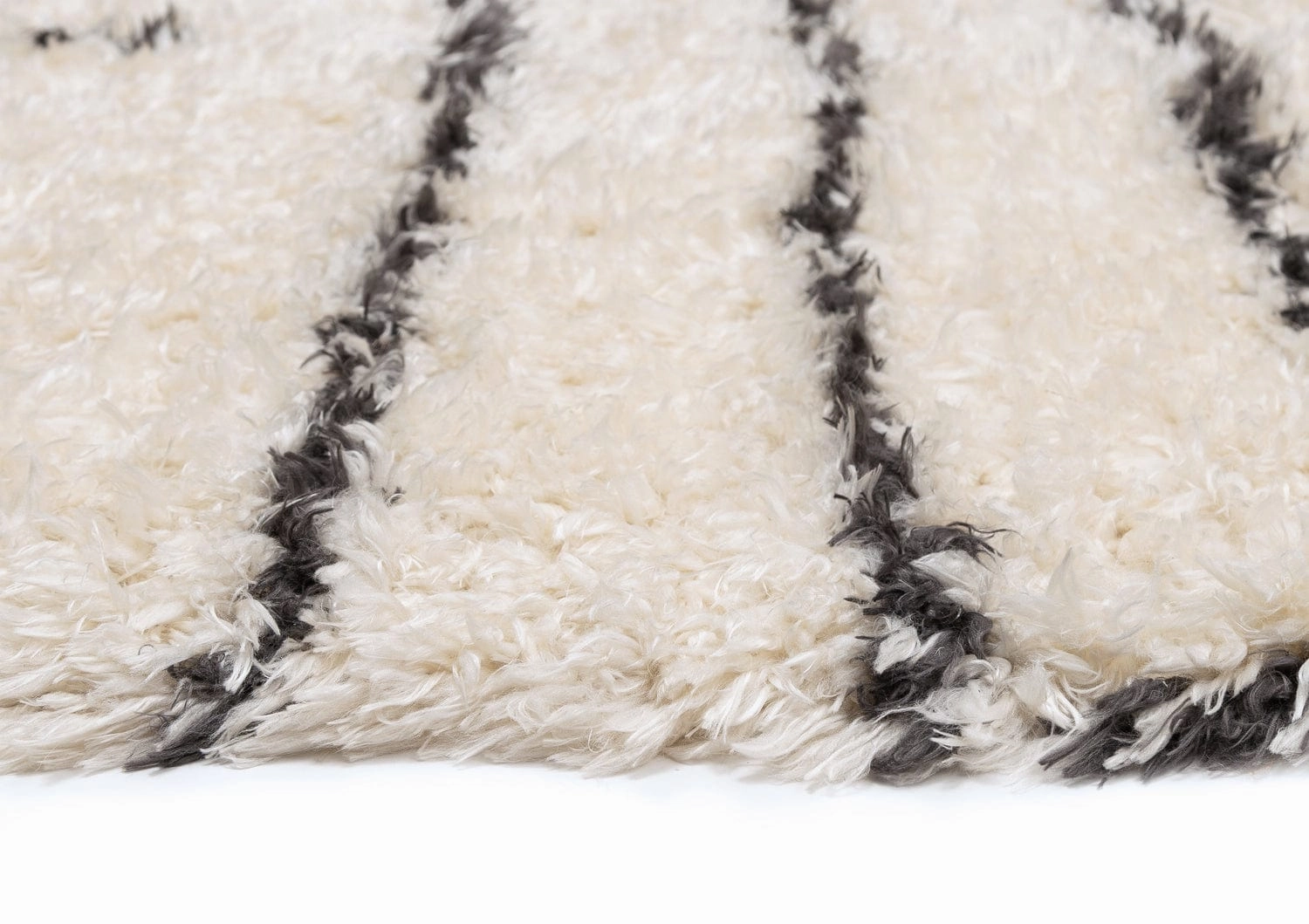 Batola Cream & Black Tribal Shag Rug *NO RETURNS UNLESS FAULTY
