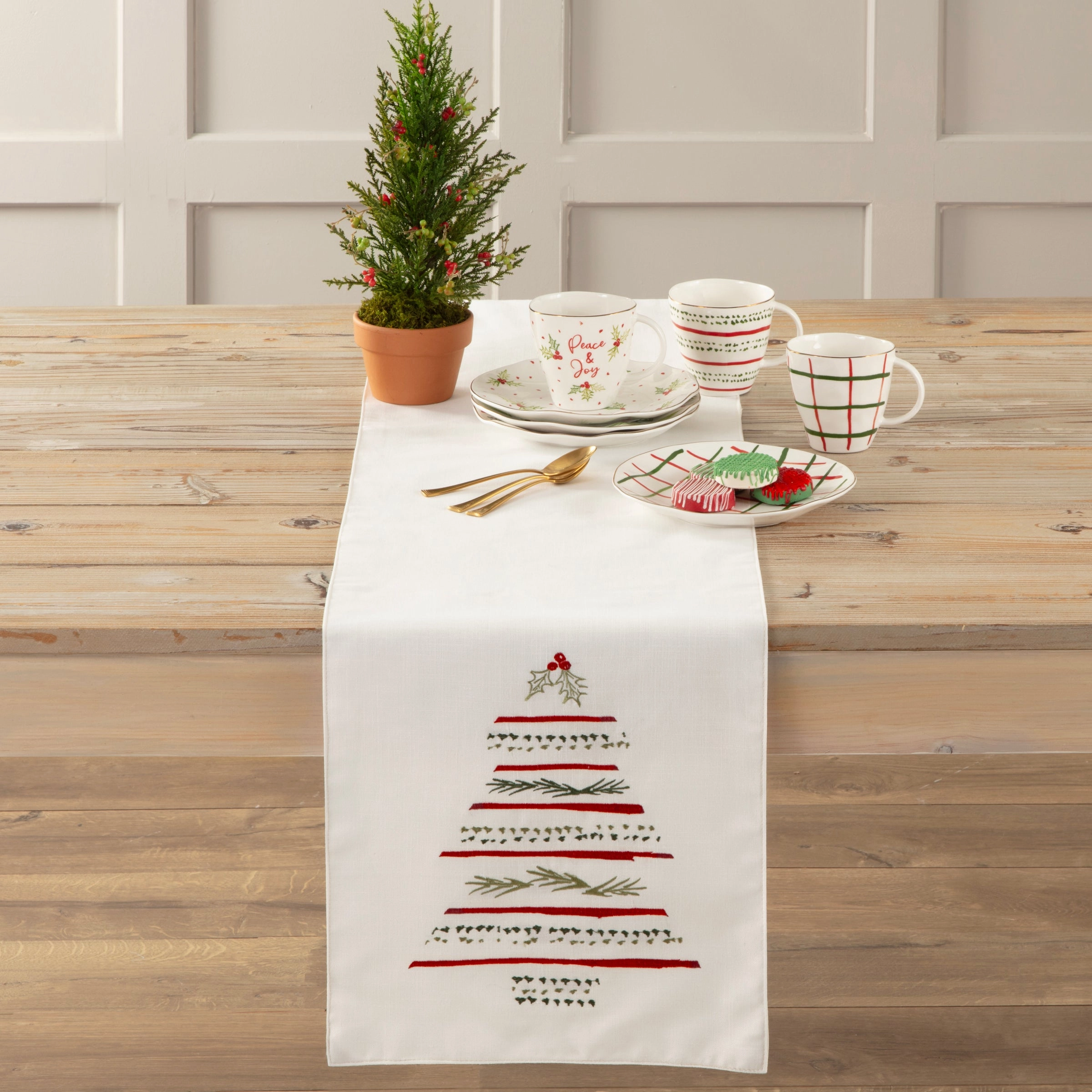 Bayberry Tree 14X72 Table Runner