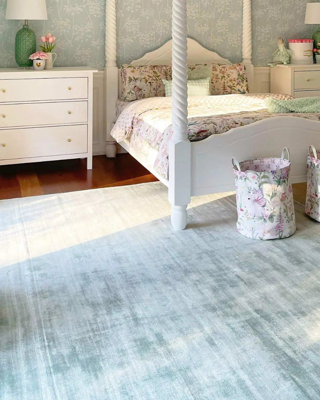 Billie Mint Green Distressed Viscose Rug *NO RETURNS UNLESS FAULTY