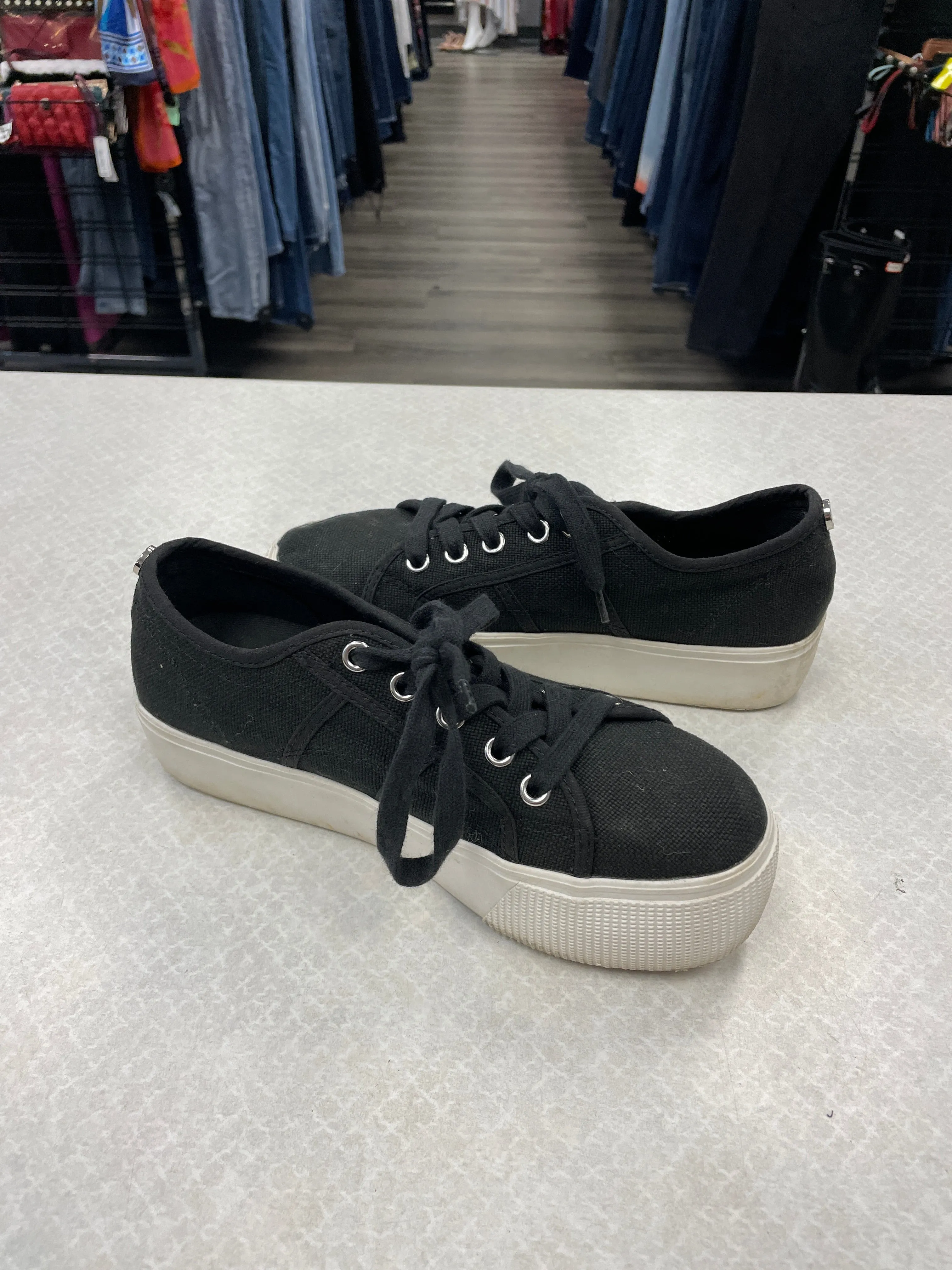 Black & White Shoes Sneakers Platform Steve Madden, Size 6.5 steve madden