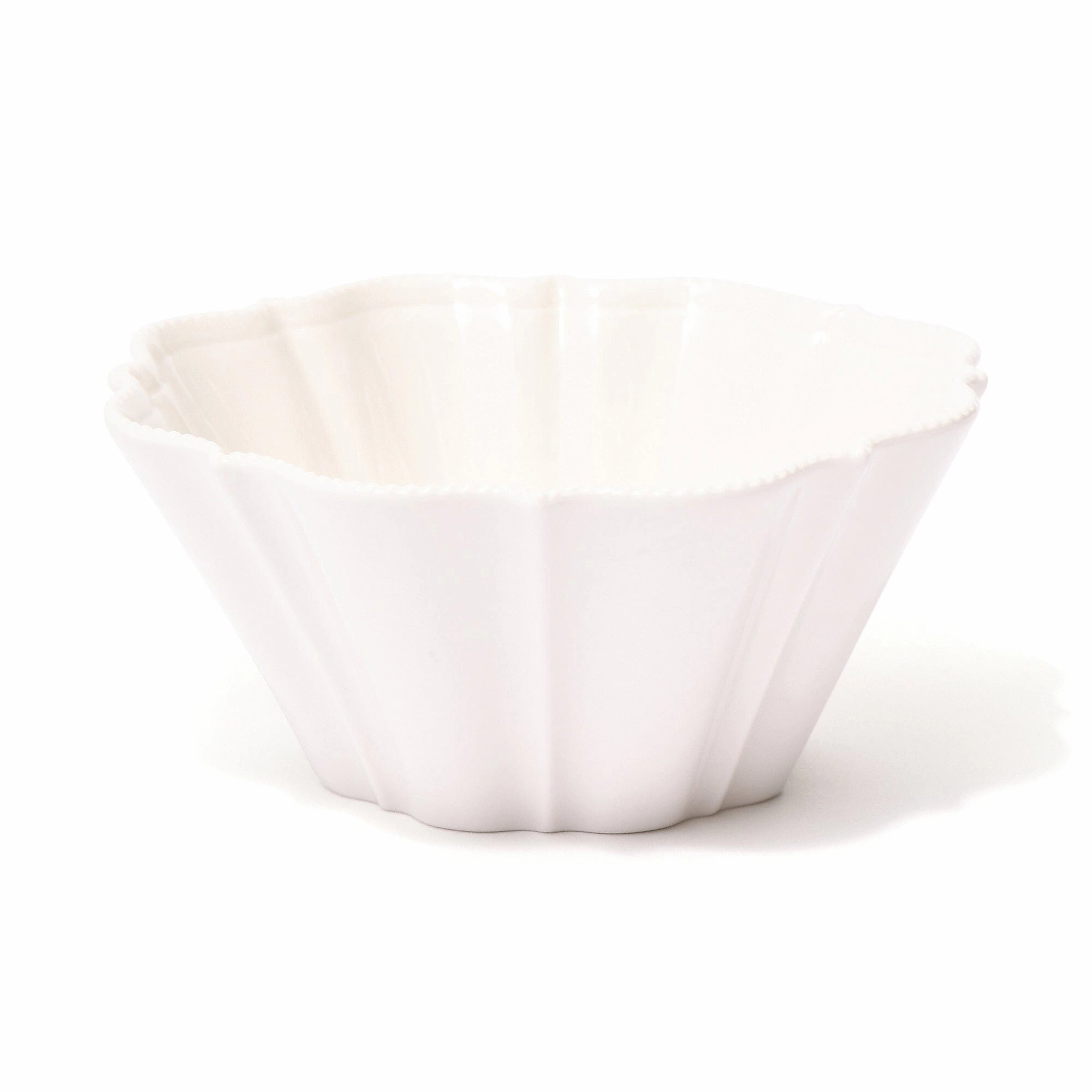 Blanche Bowl M Wave Whitehand-painted ceramic bowl
