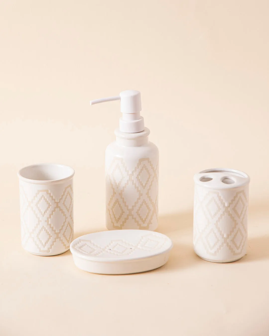 Bohemian 4-Piece Bath Set - Whitebathroom decor,boho bathroom decor,minimalist bathroom decor