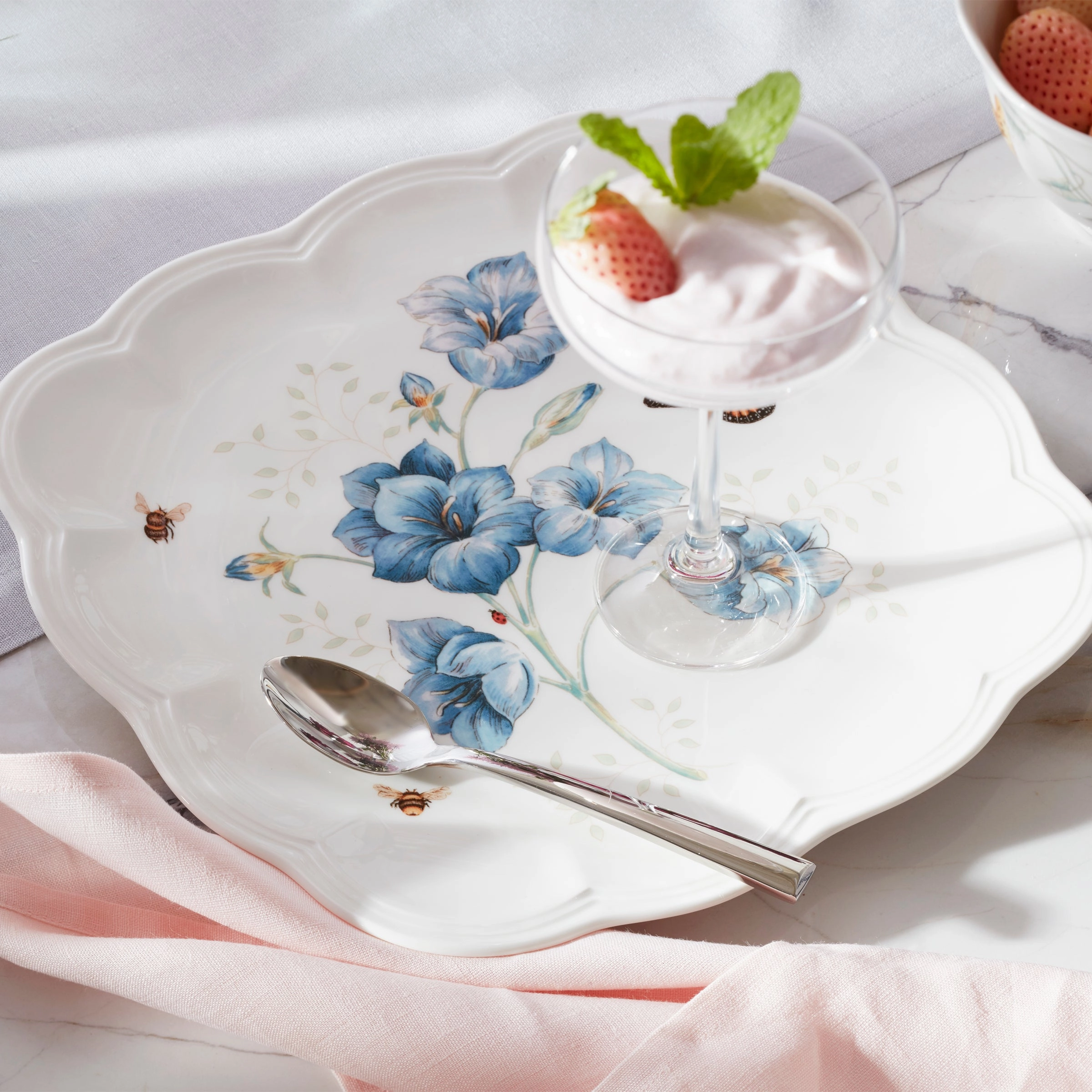 Butterfly Meadow Square 18-Piece Dinnerware Set