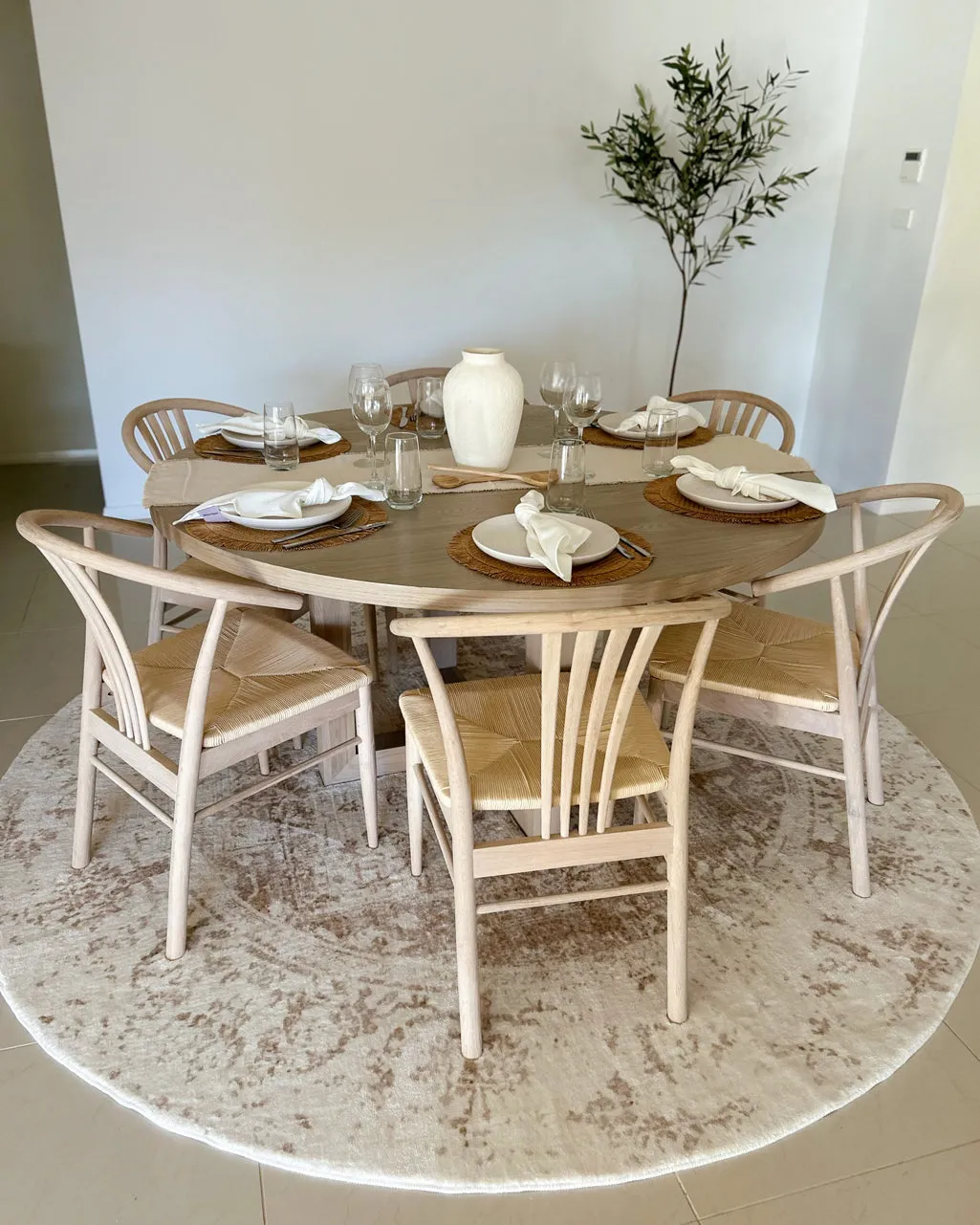 Cabanela Cream and Beige Washable Round Rug