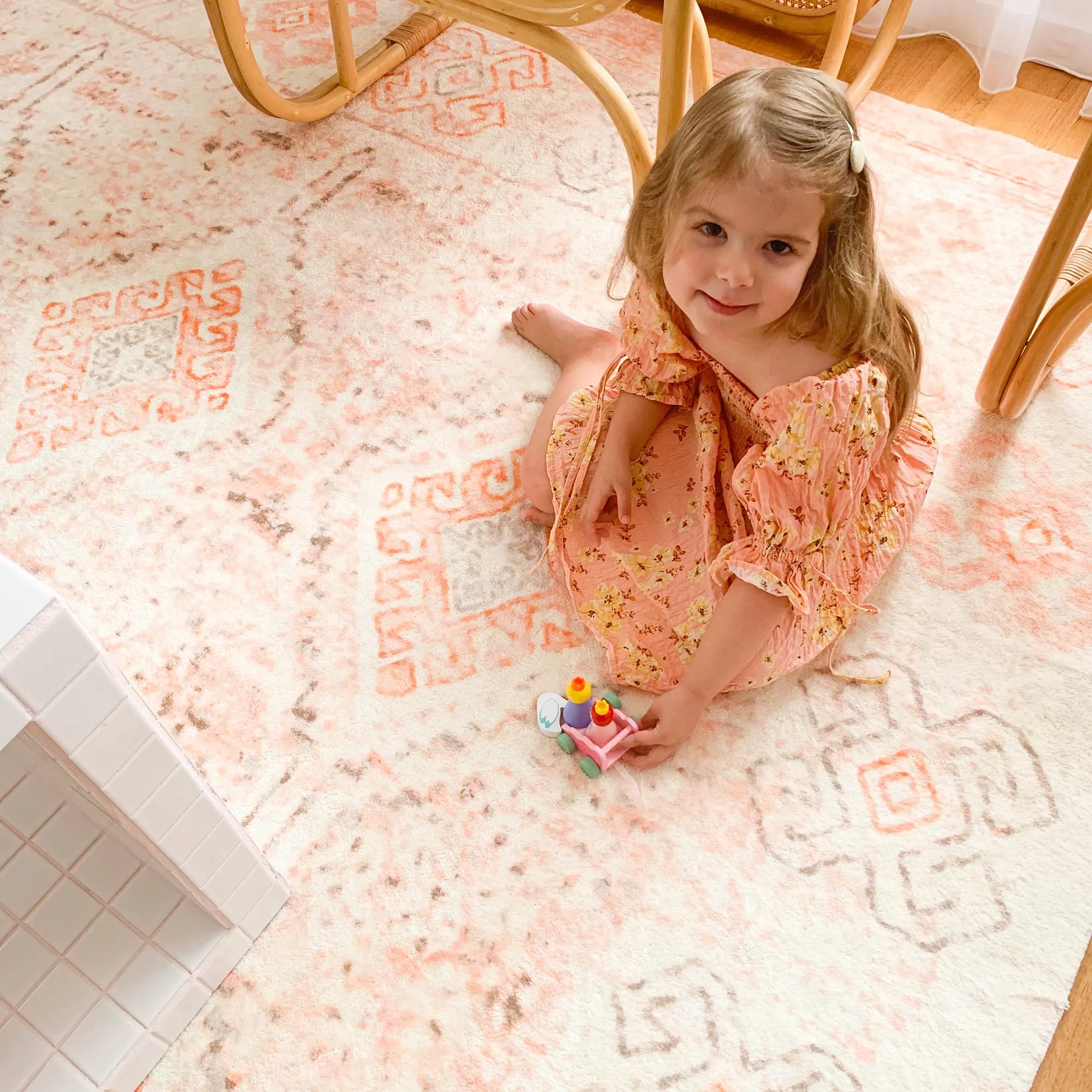Caitlin Orange and Peach Tribal Pattern Washable Rug *NO RETURNS UNLESS FAULTY