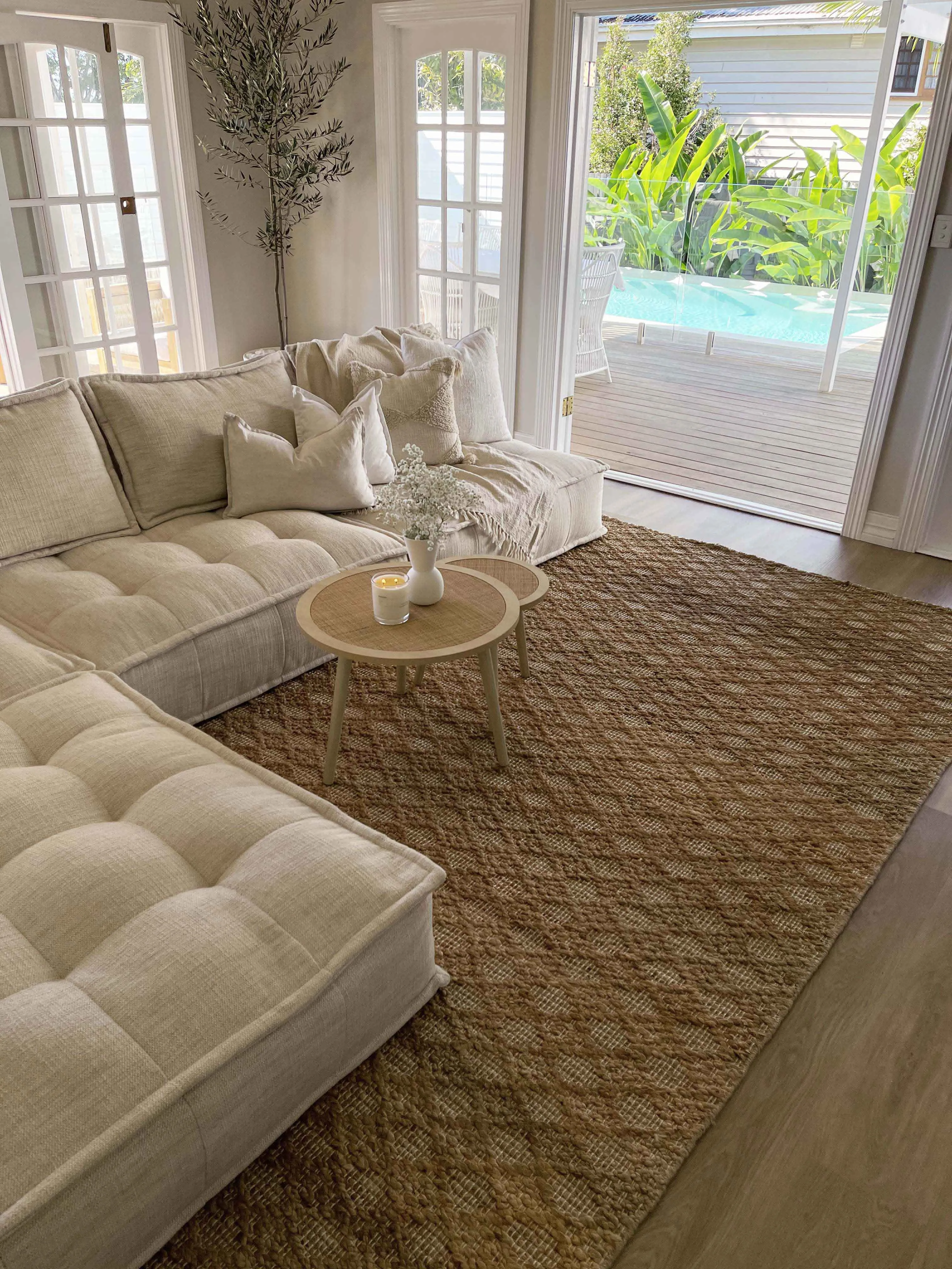 Callie Tribal Natural Diamond Jute Rug *NO RETURNS UNLESS FAULTY