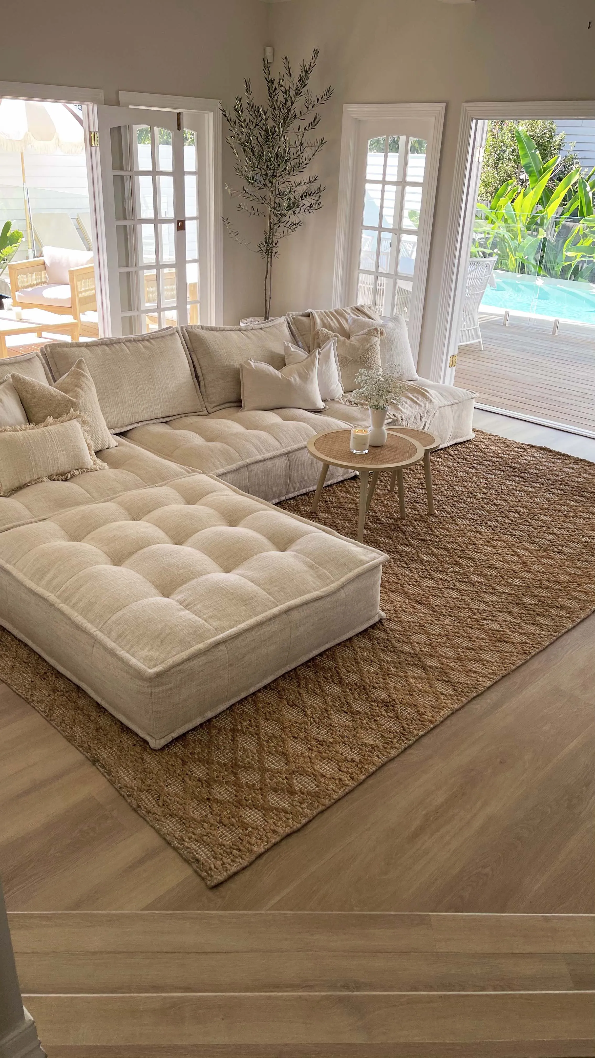 Callie Tribal Natural Diamond Jute Rug *NO RETURNS UNLESS FAULTY