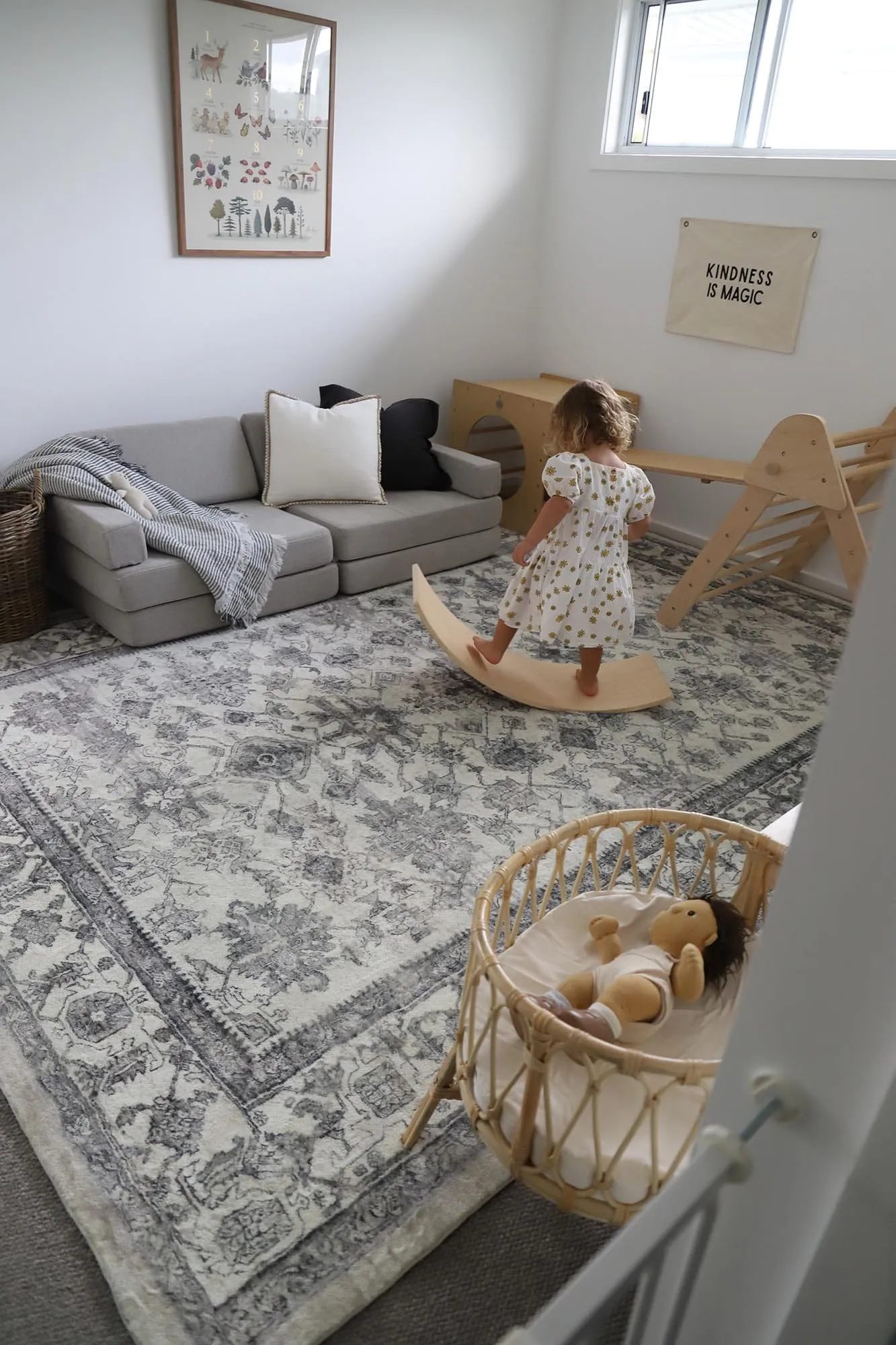 Calliope Grey and Ivory Distressed Washable Rug *NO RETURNS UNLESS FAULTY