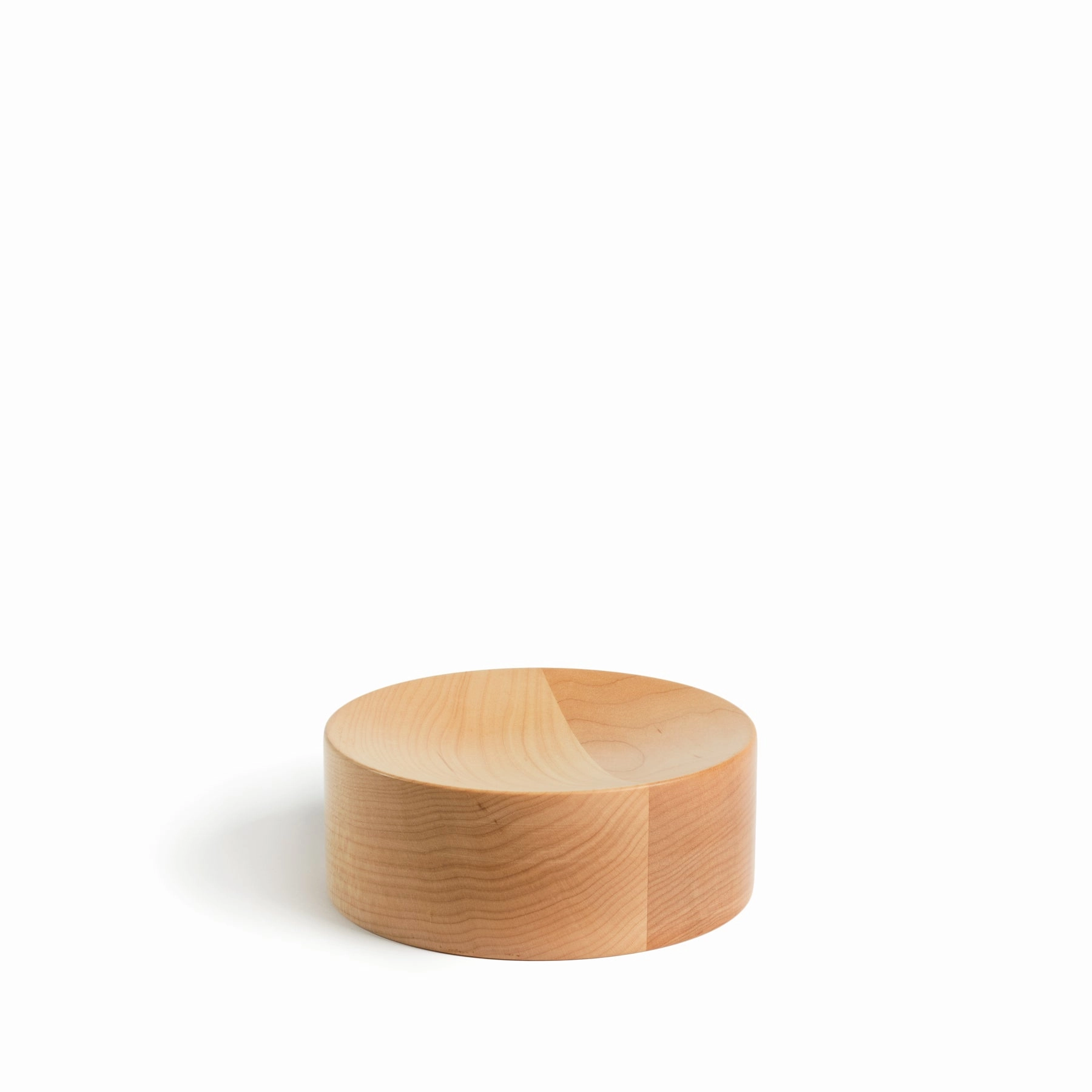 Catchall Dish in Maplenordic minimalist vase
