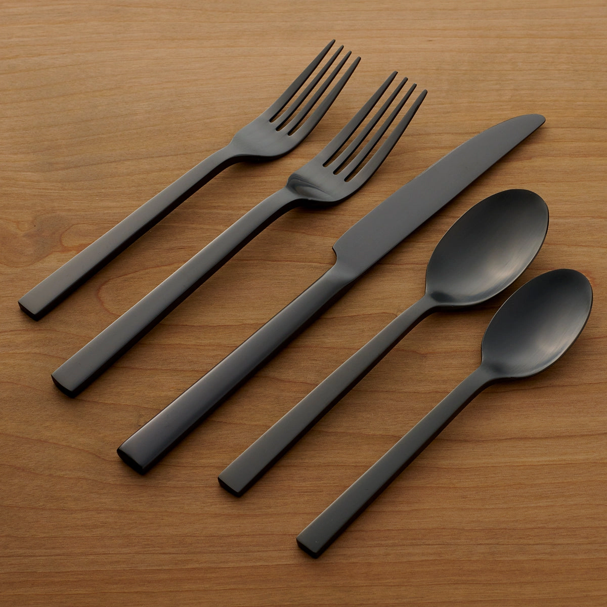Chefs Table Midnight Matte 20 Piece Flatware Set