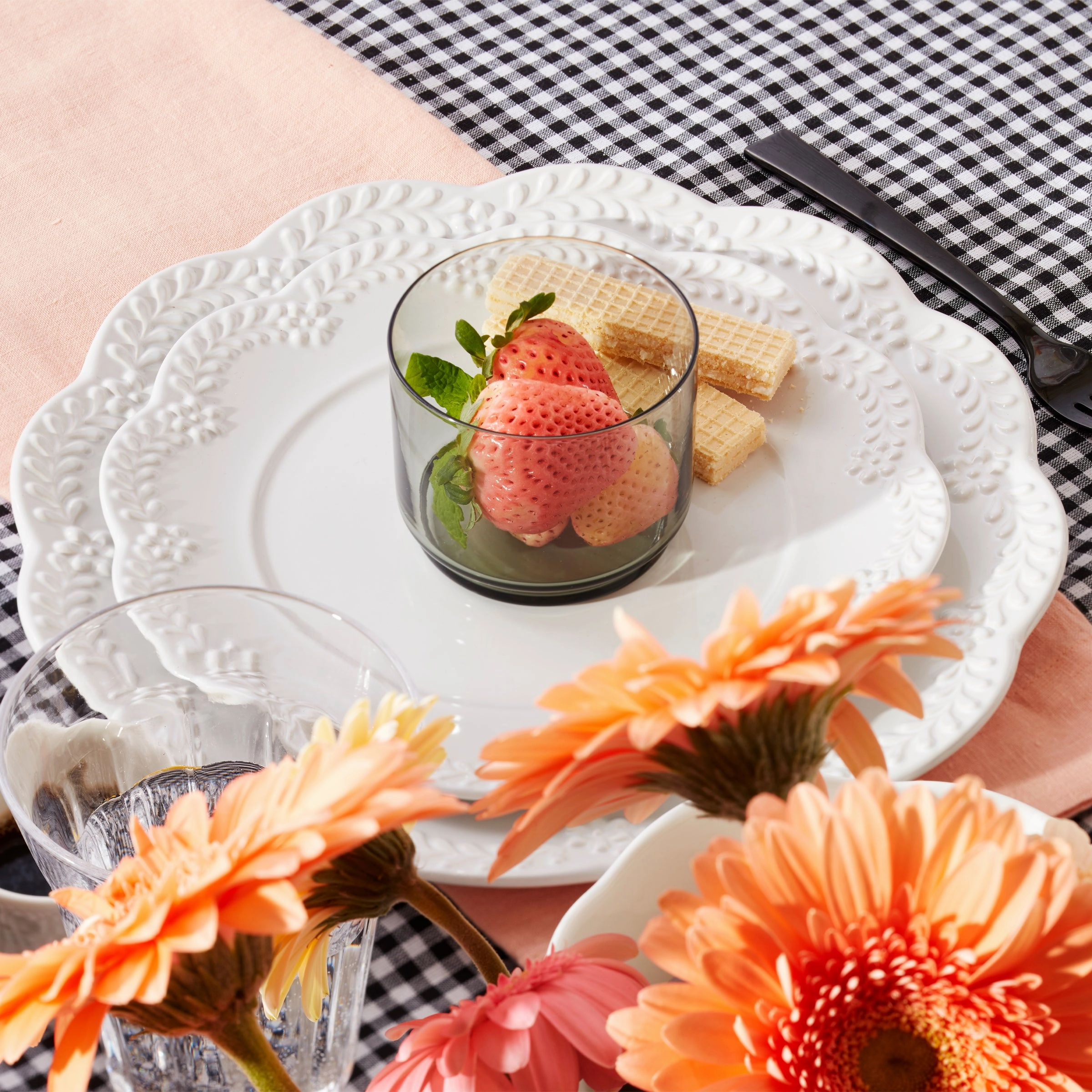 Chelse Muse Floral White 12-Piece Dinnerware Set