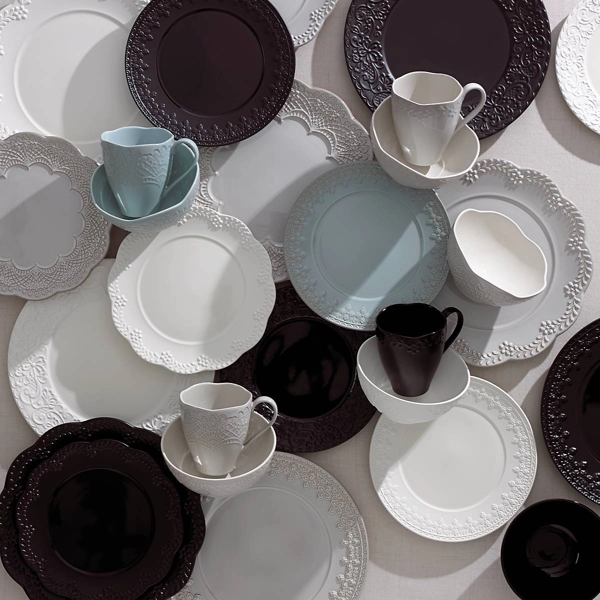 Chelse Muse Floral White 12-Piece Dinnerware Set