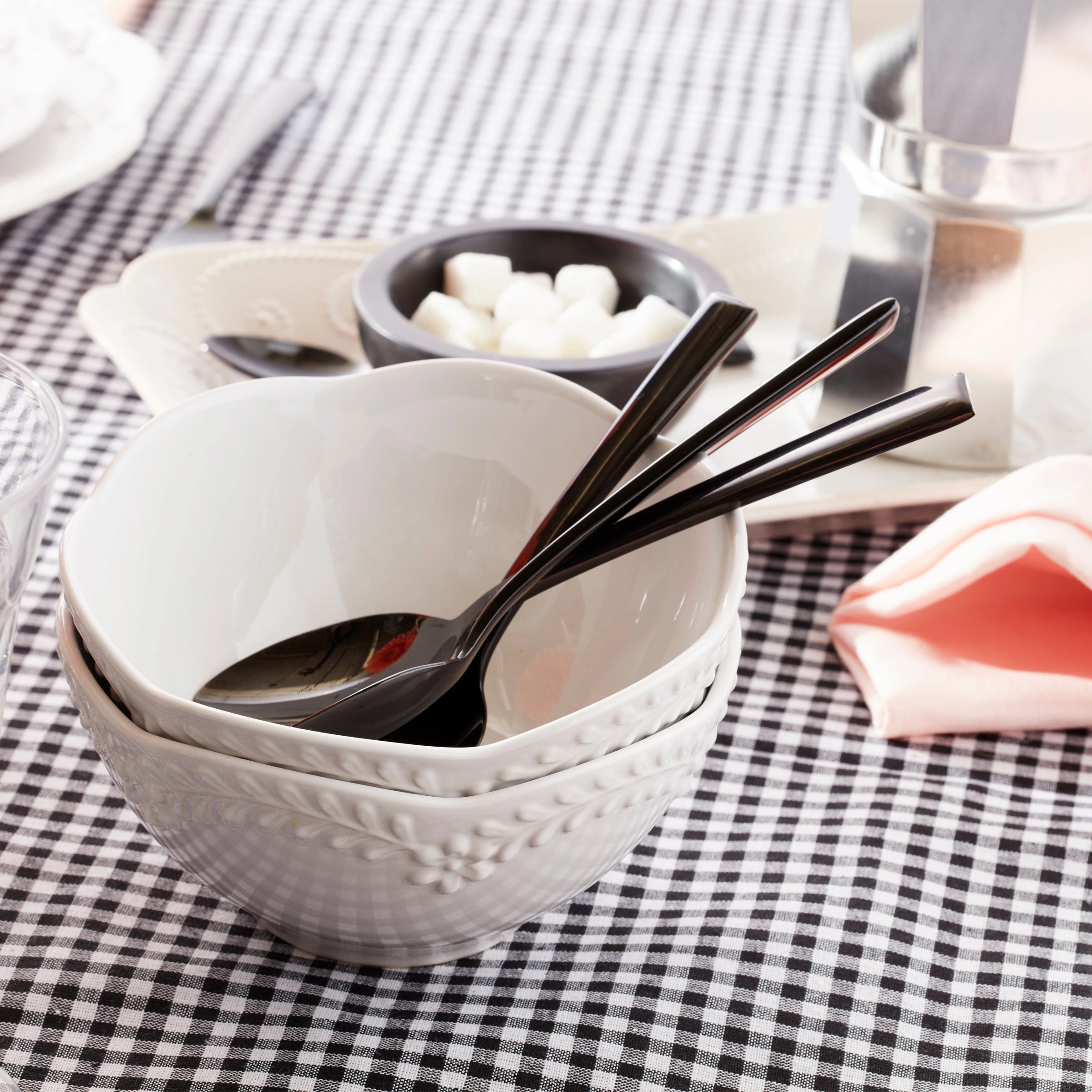 Chelse Muse Floral White 12-Piece Dinnerware Set