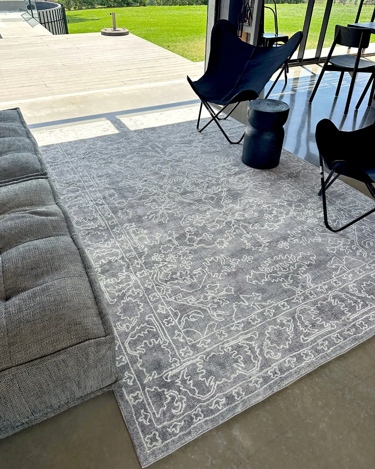 Chrissy Dark Grey Cream Traditional Distressed Washable Rug *NO RETURNS UNLESS FAULTY