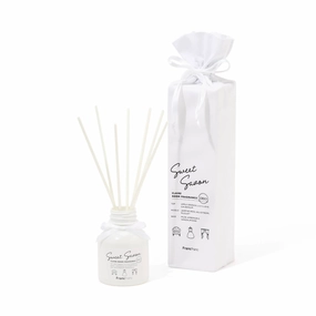 Claire Diffuser Whitedecorative vase ,Modern Ceramic Vase for Home Decoration 
