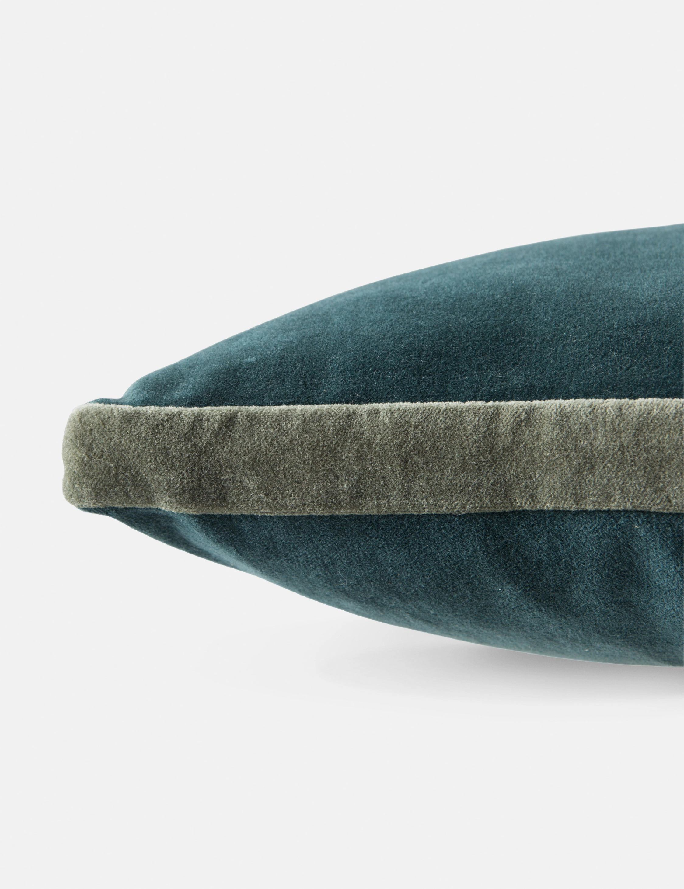 Clune Pillow