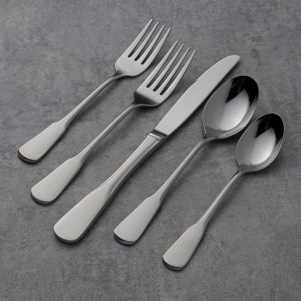 Colonial Boston 20 Piece Flatware Set