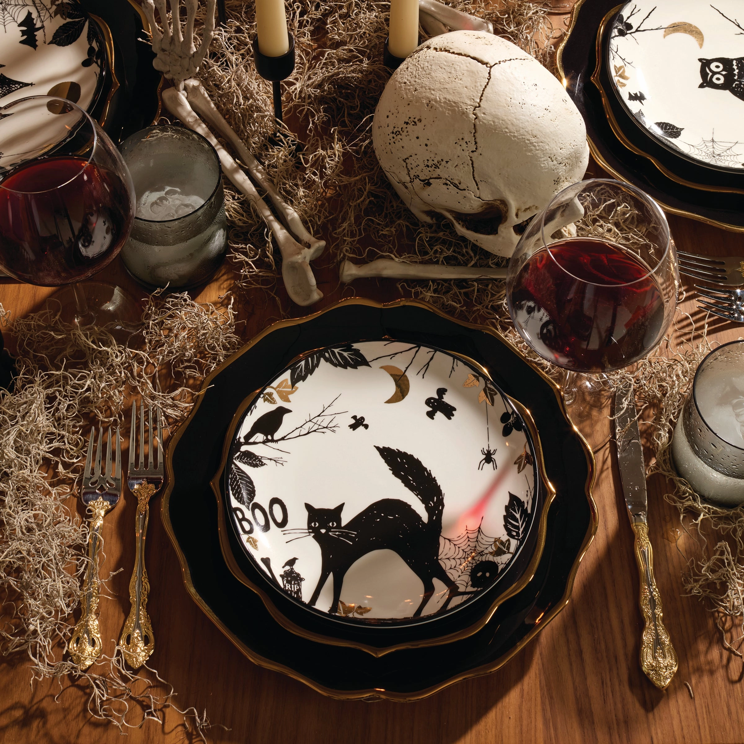 Contempo Luxe Black Accent Plates - Set of 4