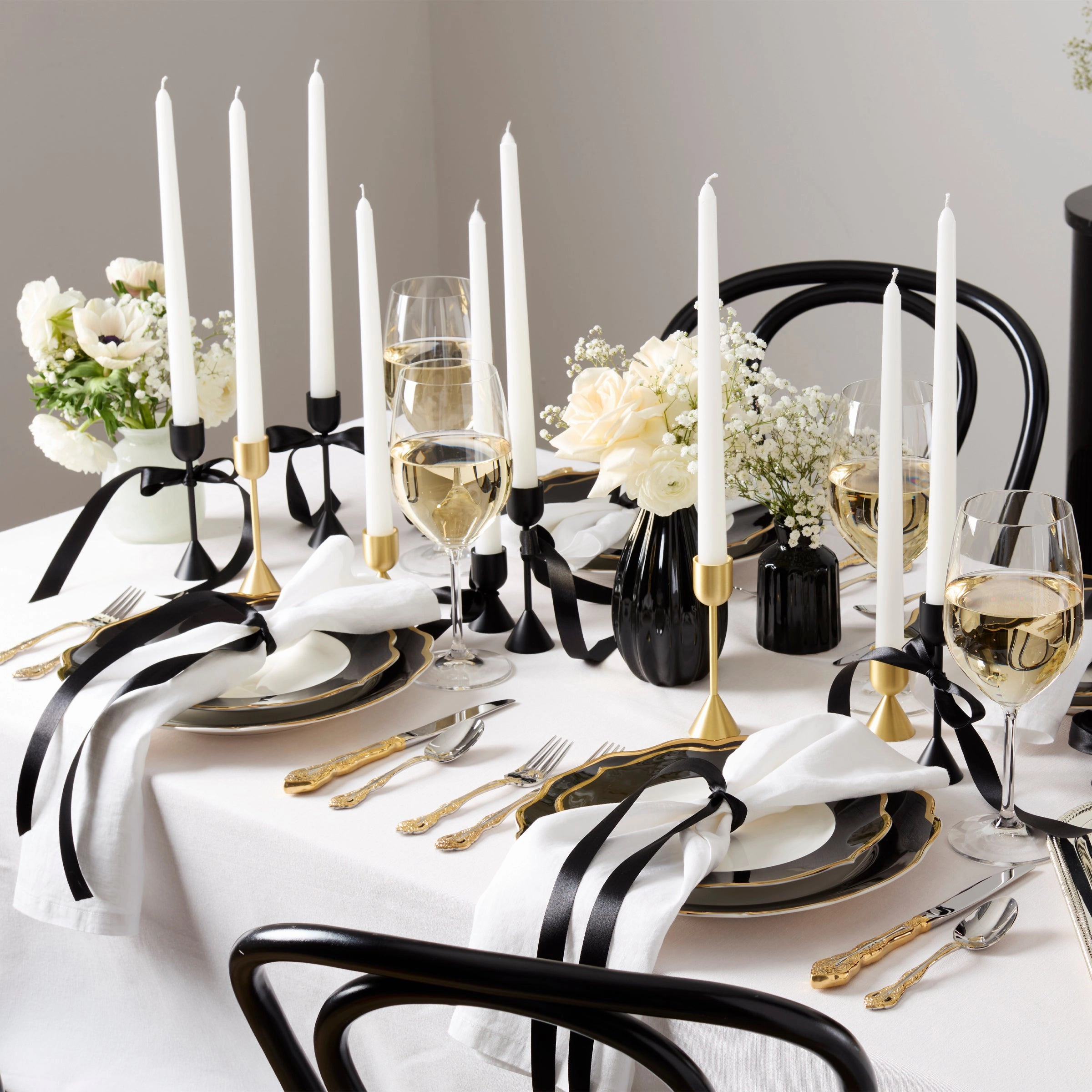 Contempo Luxe Black Accent Plates - Set of 4