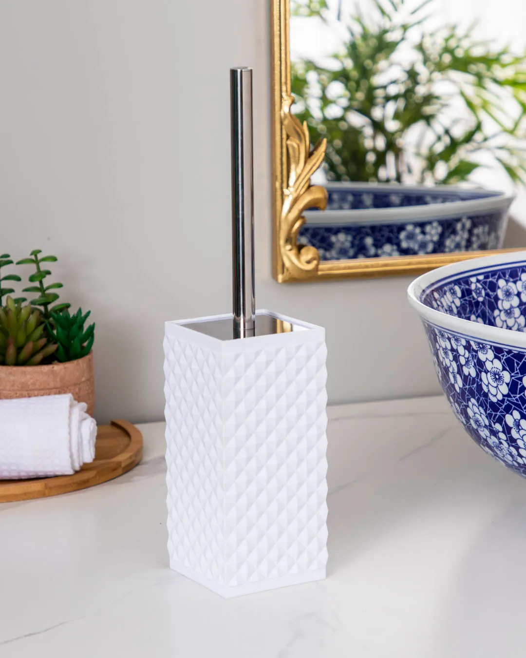 Contemporary Acrylic 4-Piece Bathroom Set - White