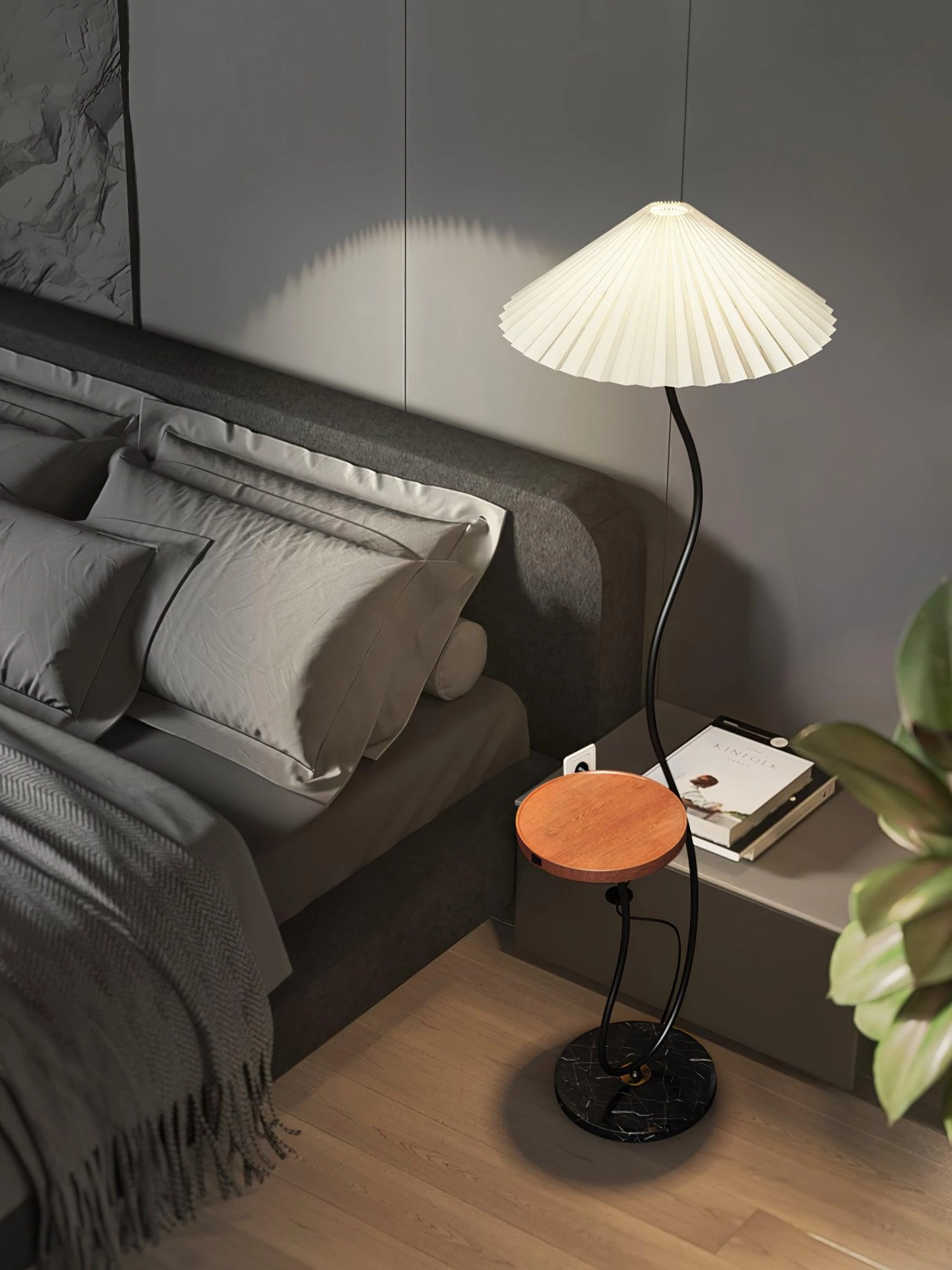 Curvatura Floor Lamp
