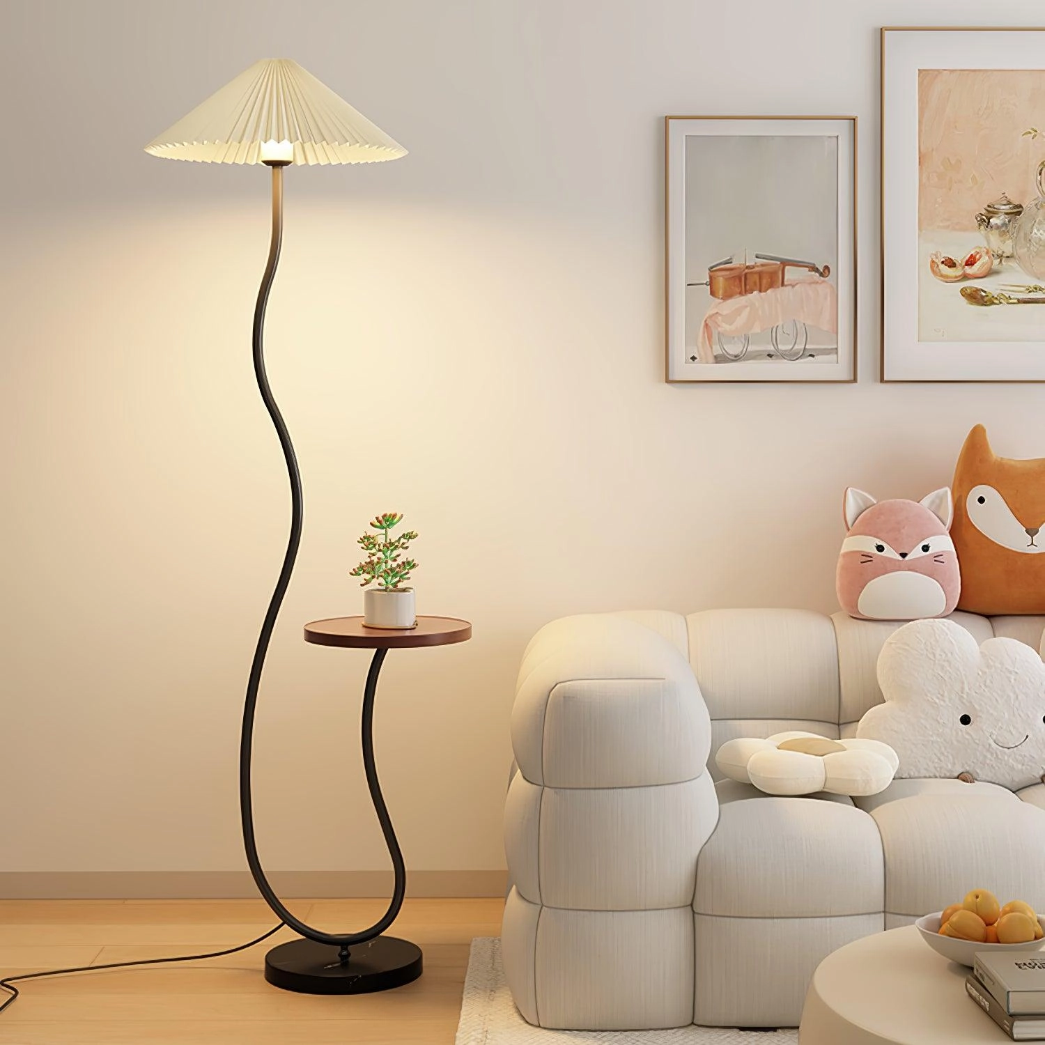 Curvatura Floor Lamp